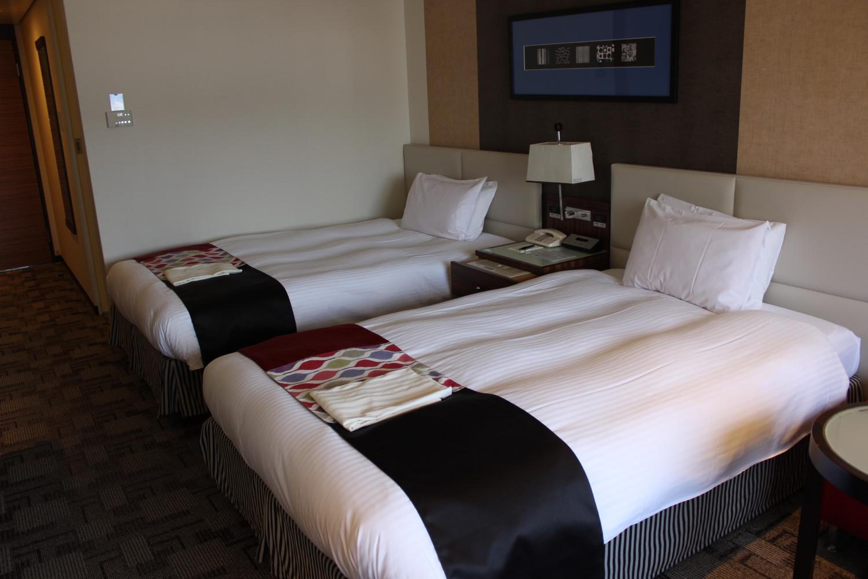 Mid Century Twin Room - Main Building - Non-Smoking - Photo 9
