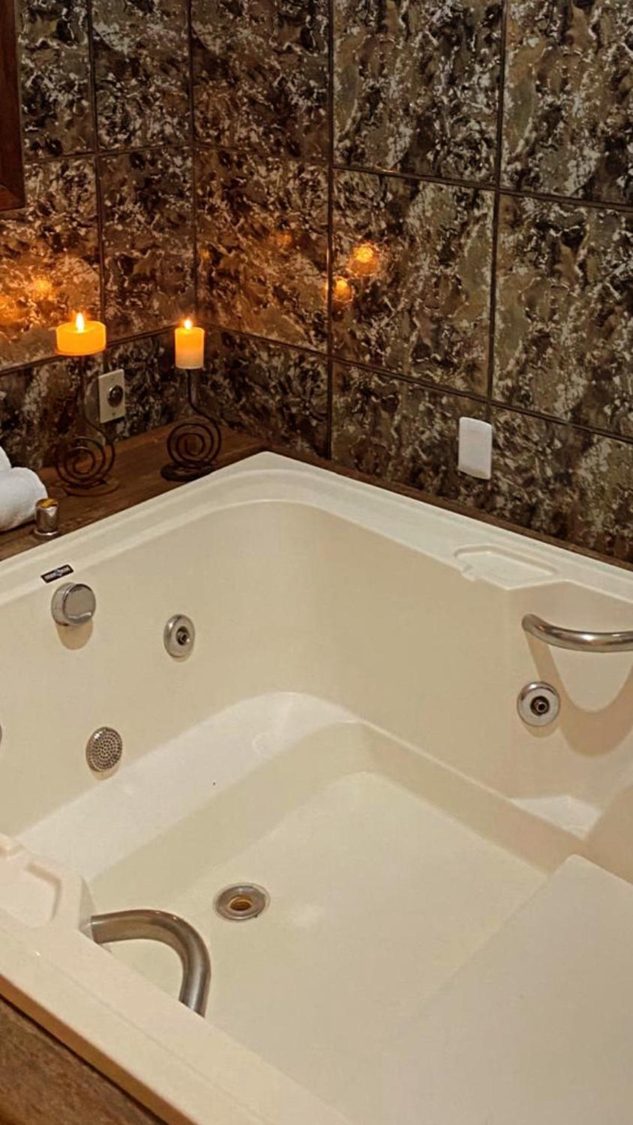 Queen Suite with Pool View