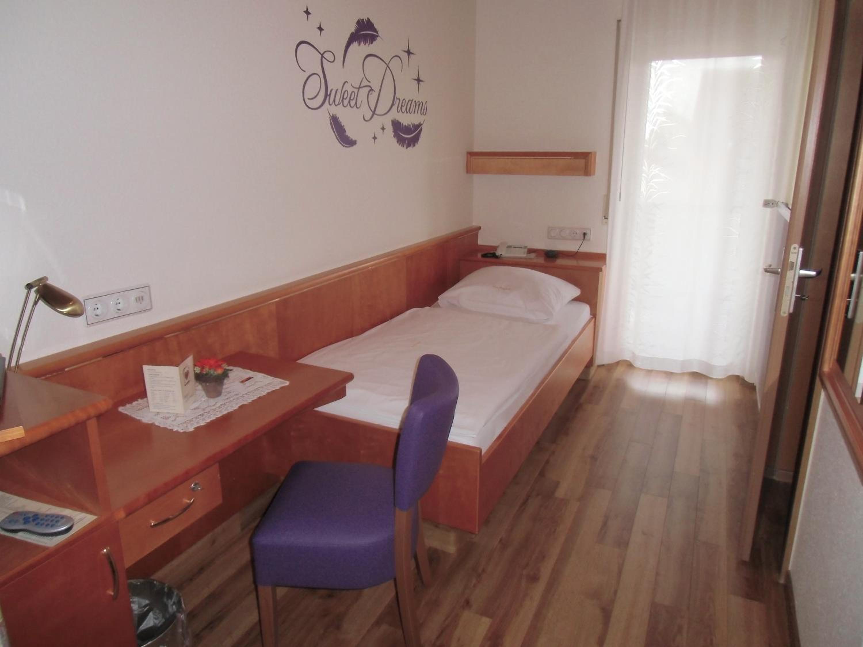 Standard Single Room photo 3