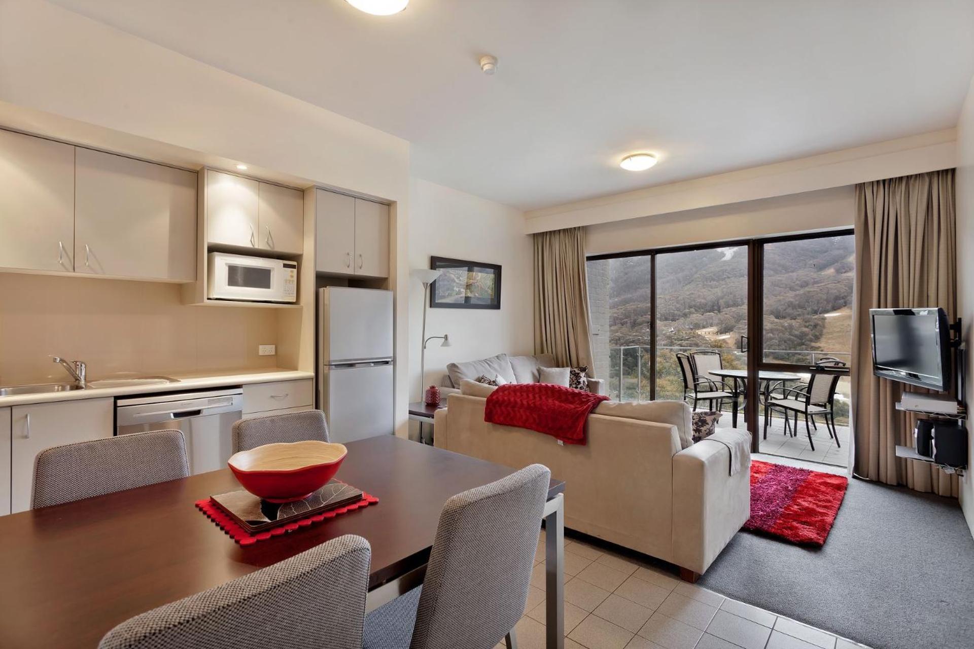 Apartment with Balcony photo 2