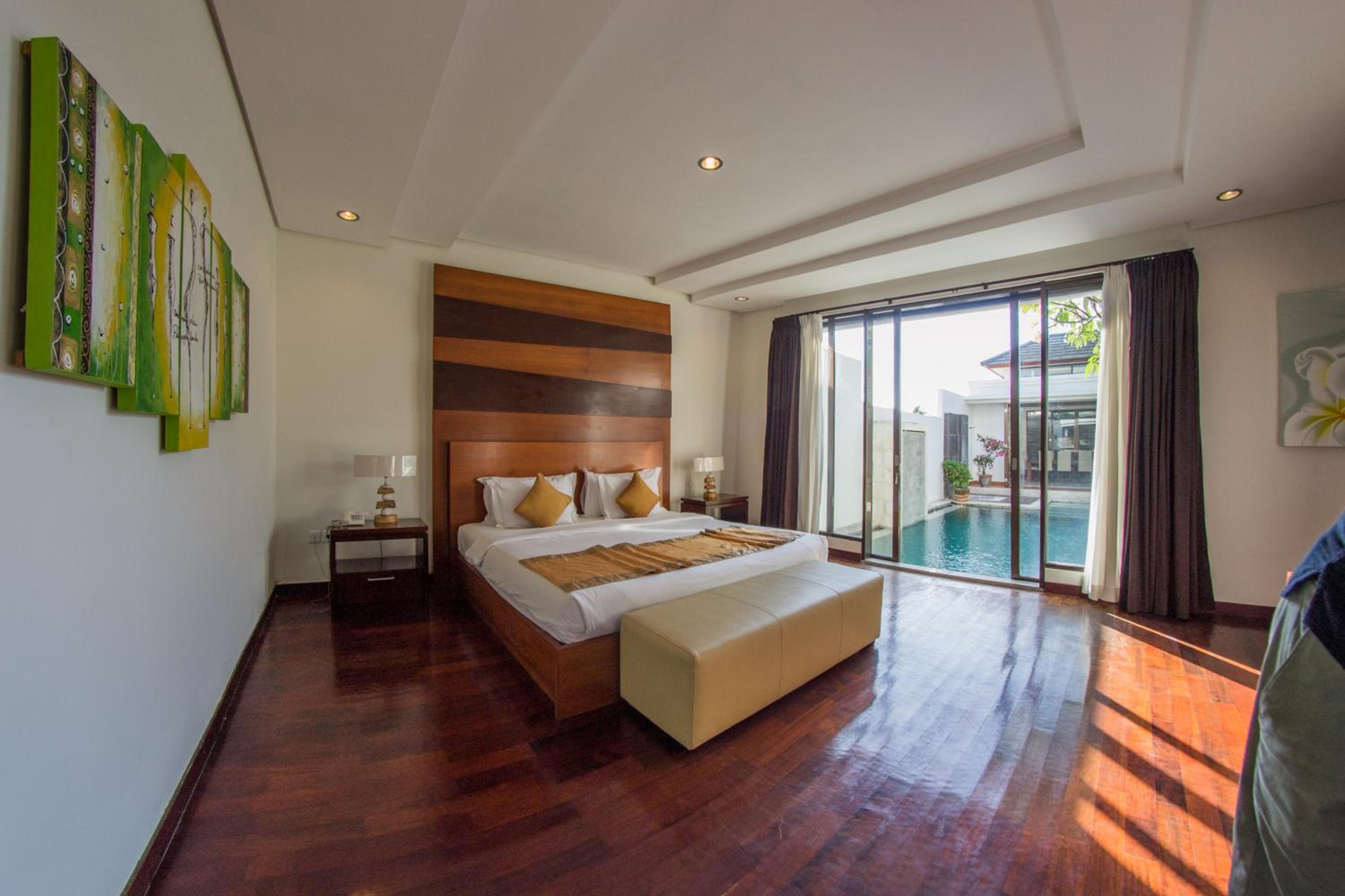 Three-Bedroom Villa with Private Pool - Photo 13
