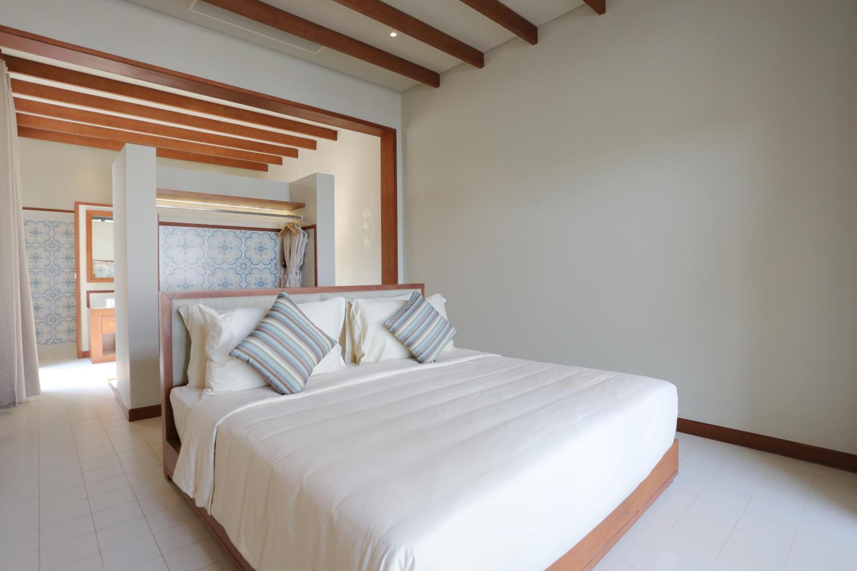 Pool Suite photo 2
