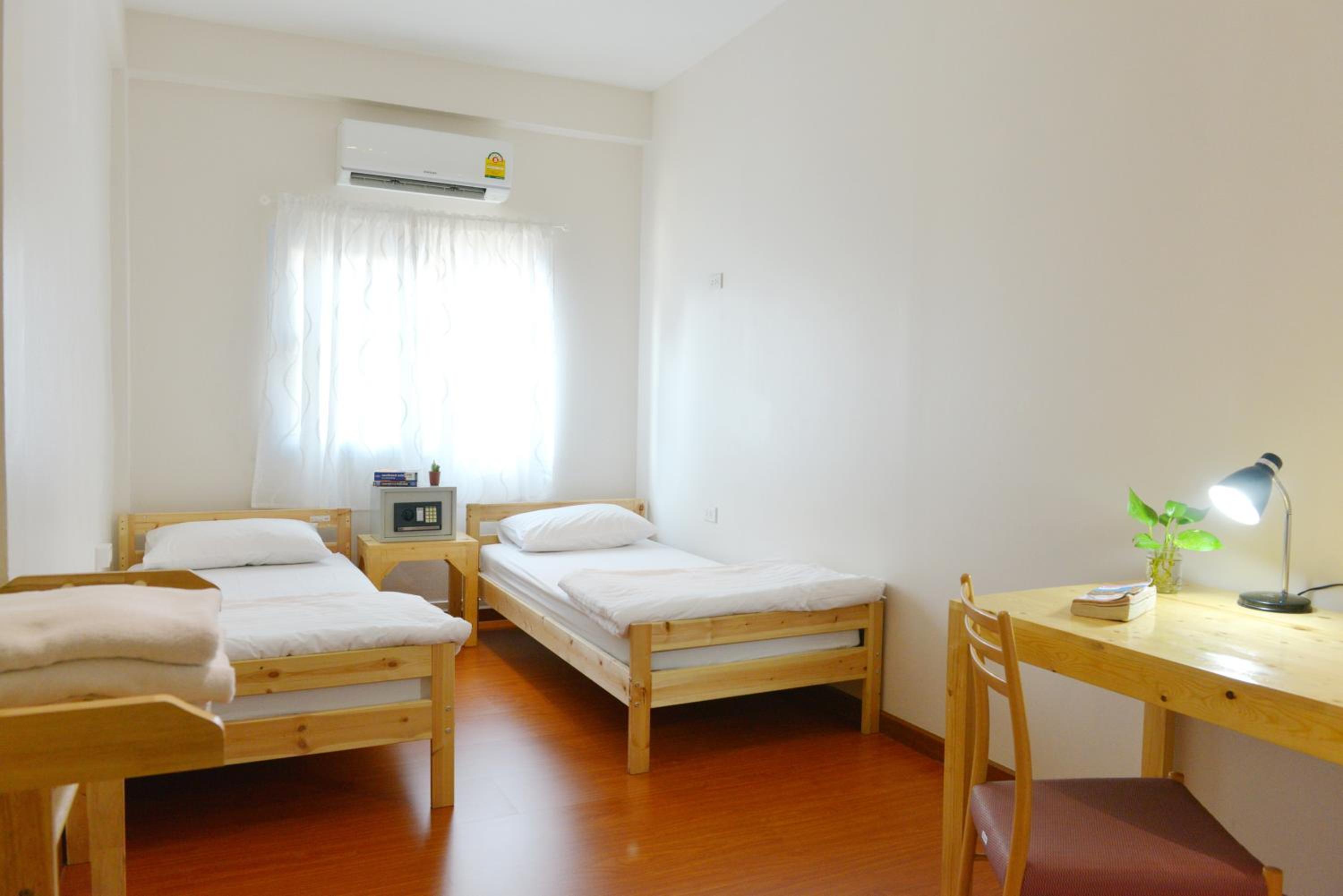Twin Room with Shared Bathroom photo 1