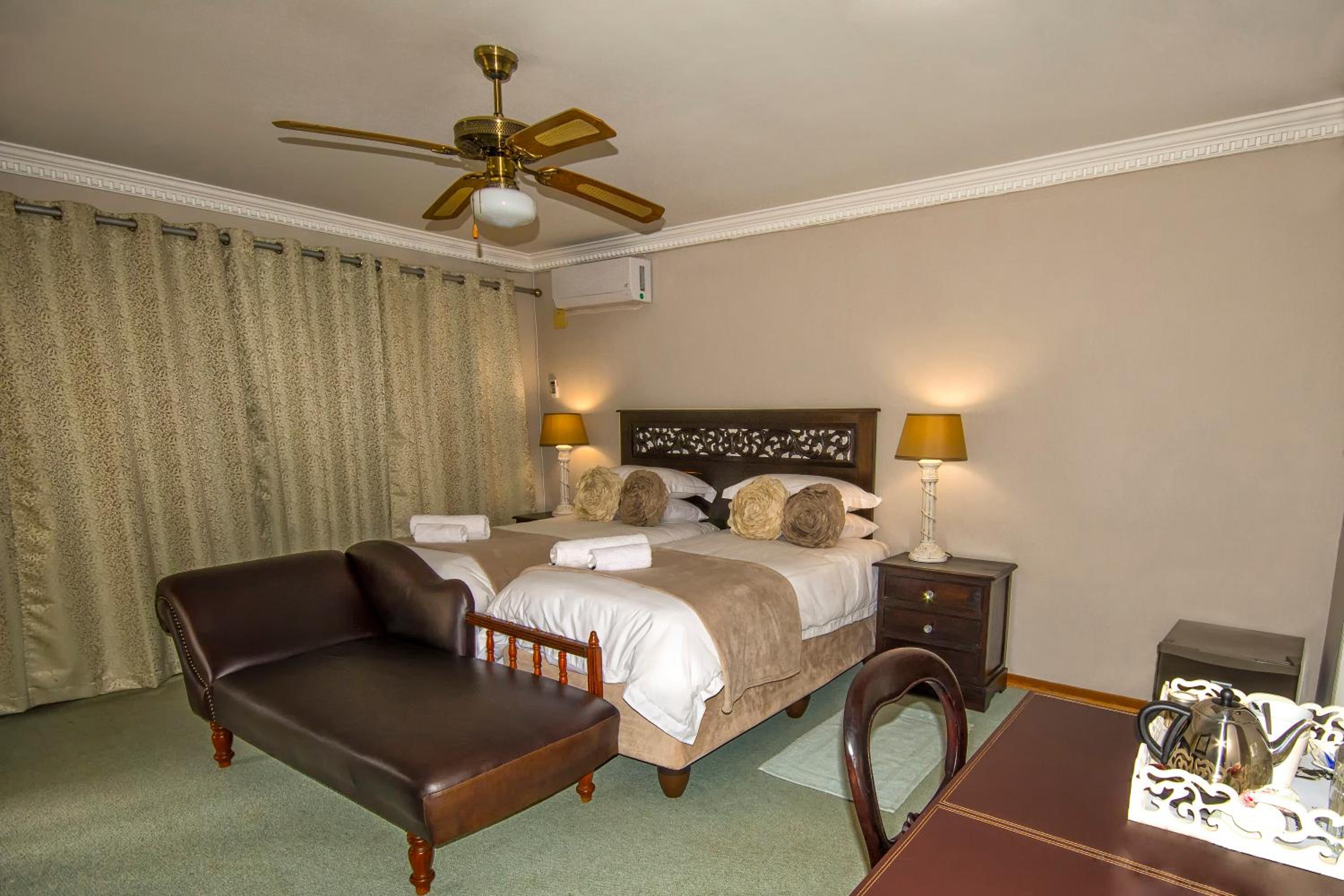 Deluxe Double or Twin Room with Pool Access - Photo 4