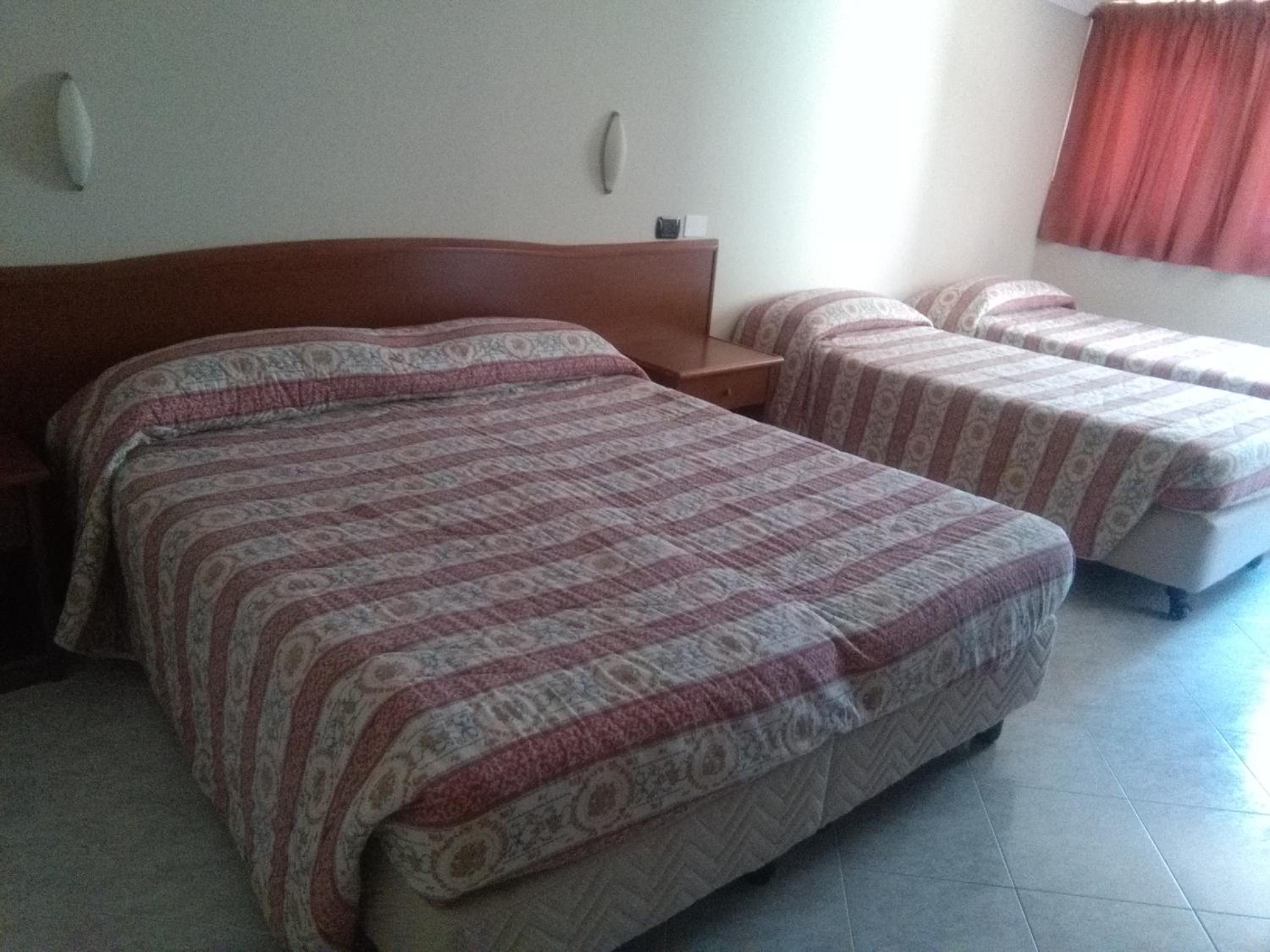 Economy Quadruple Room photo 3