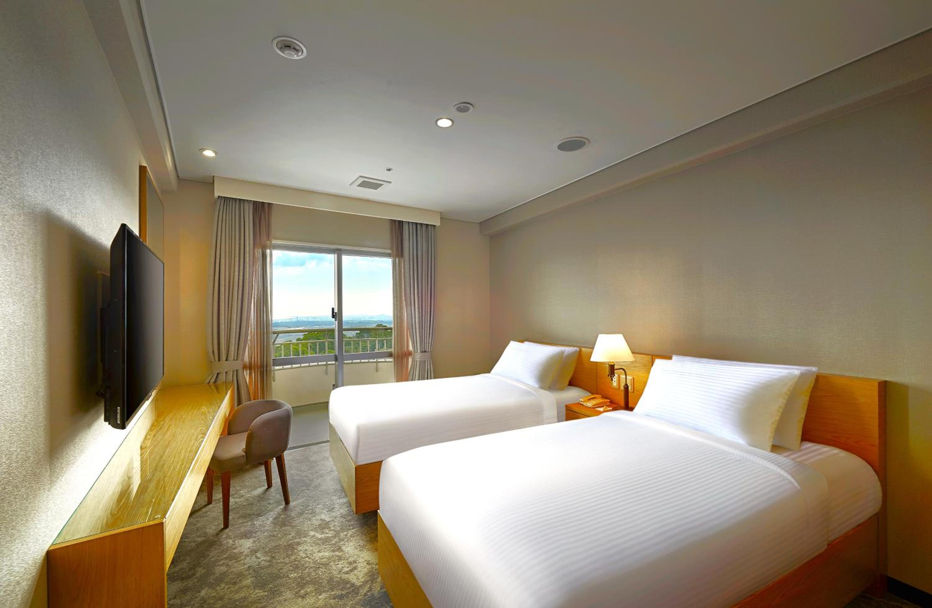 Standard Twin Room - Photo 5