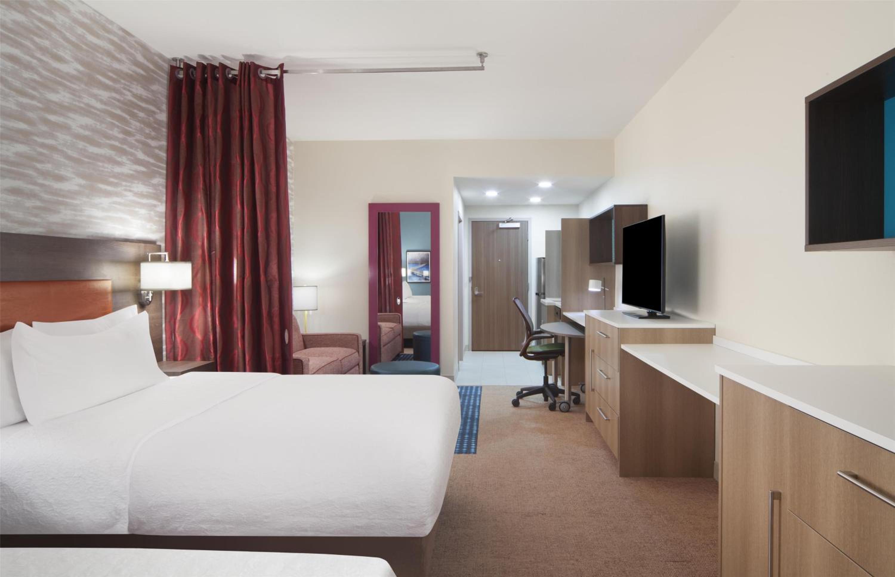 Studio Suite with Two Queen Beds - Photo 5