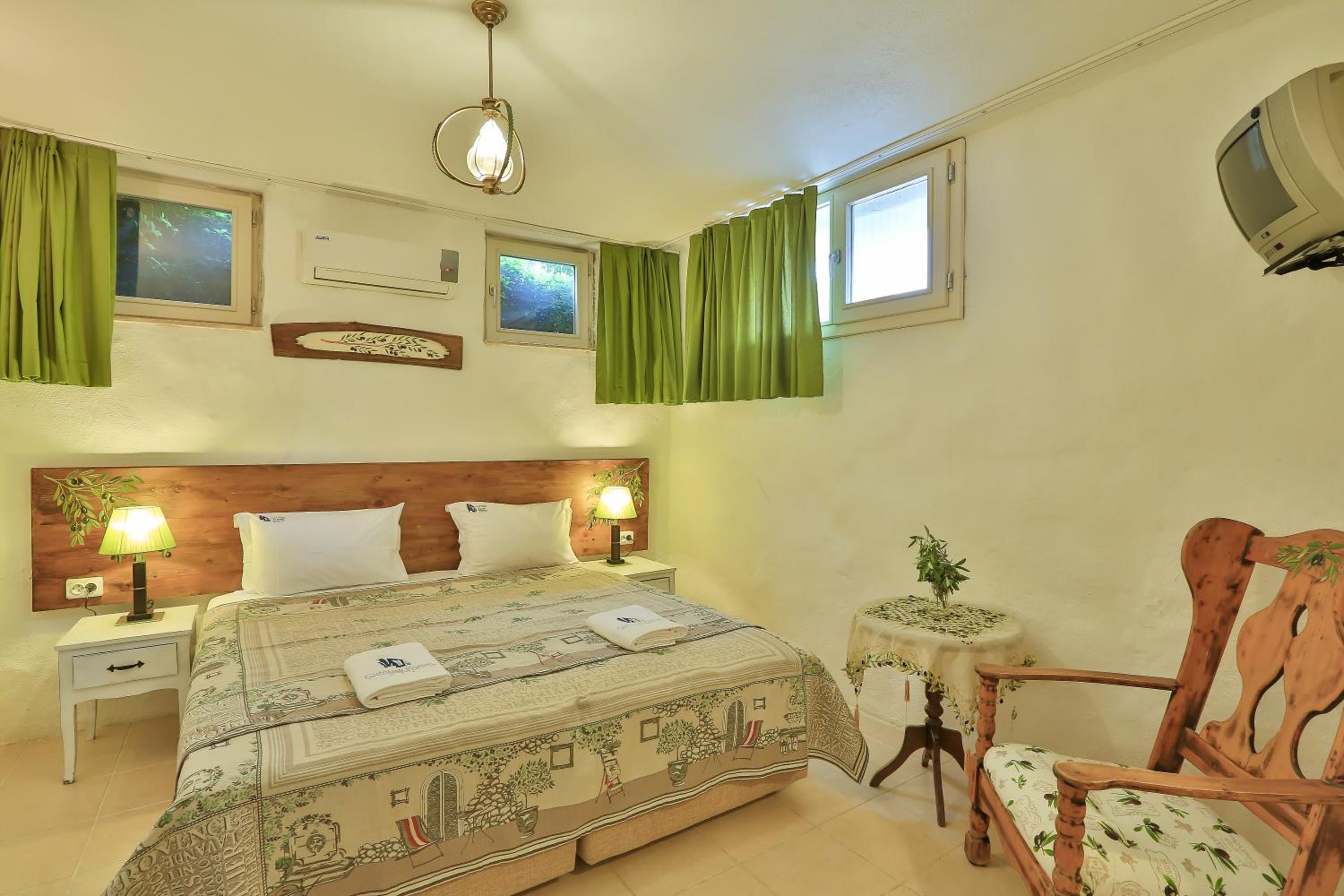 King Room with Spa Bath