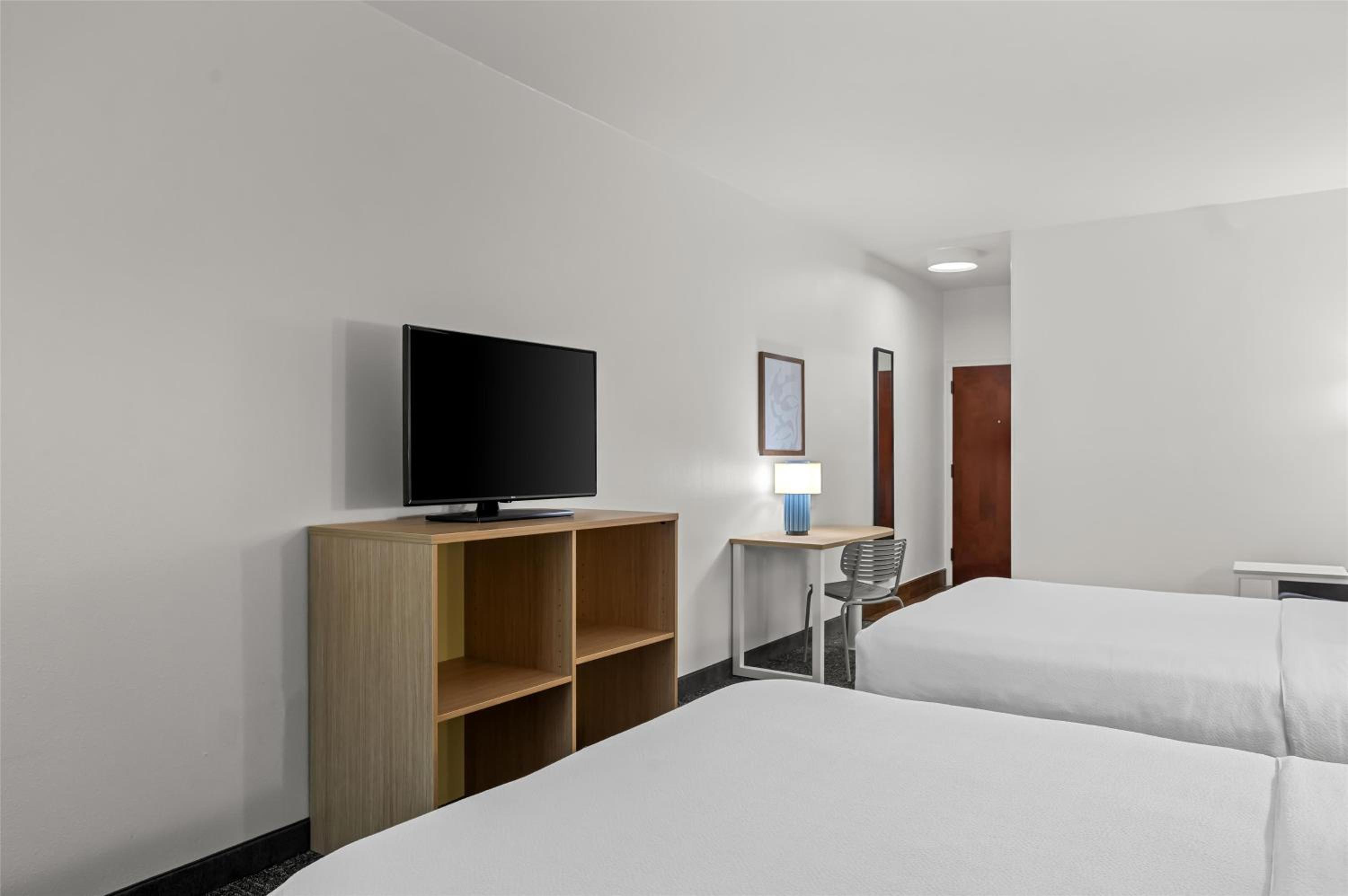 Queen Room with Two Queen Beds - Photo 1