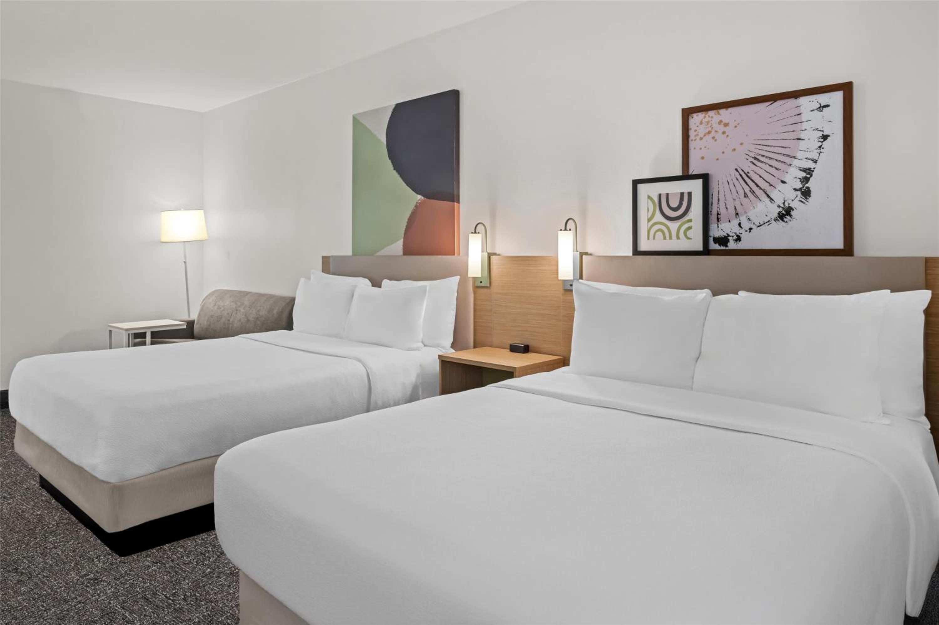 Queen Room with Two Queen Beds and Sofa Bed - Bathtub - Mobility Accessible - Photo 2