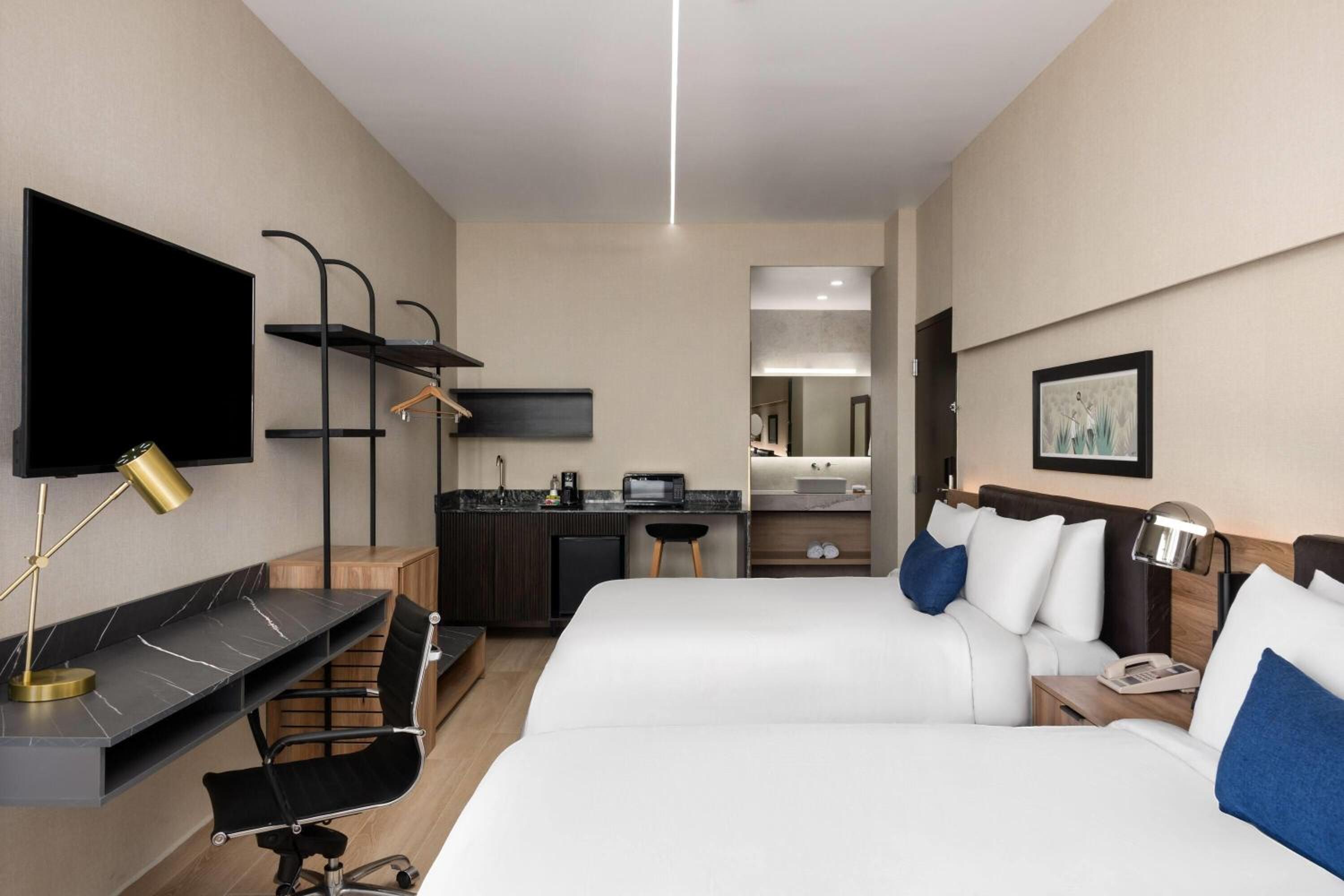 Junior Suite with One King Bed or Two Queen Beds - Non-Smoking - Photo 1