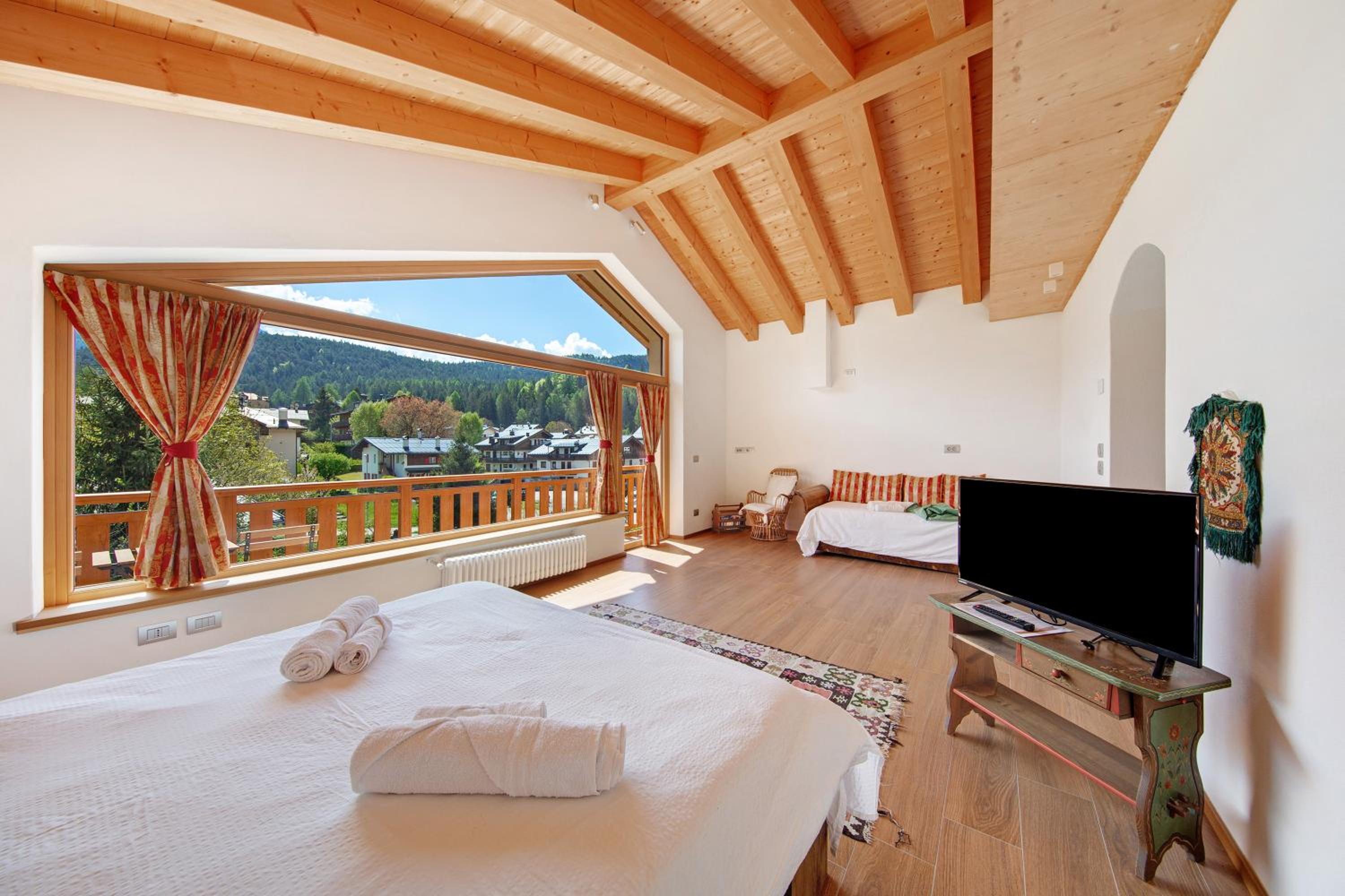 One-Bedroom Apartment with Garden View