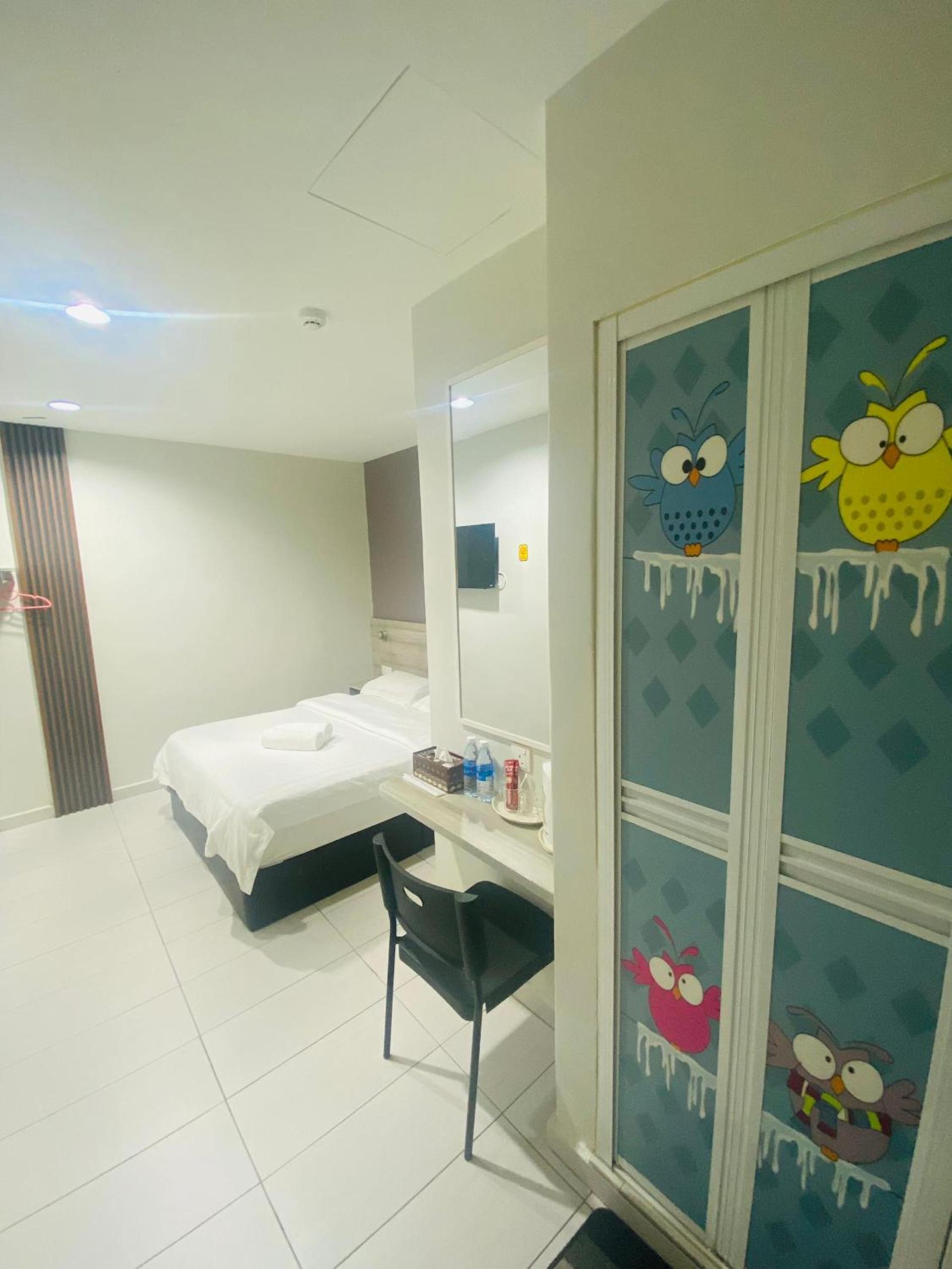 Standard Queen Room photo 3