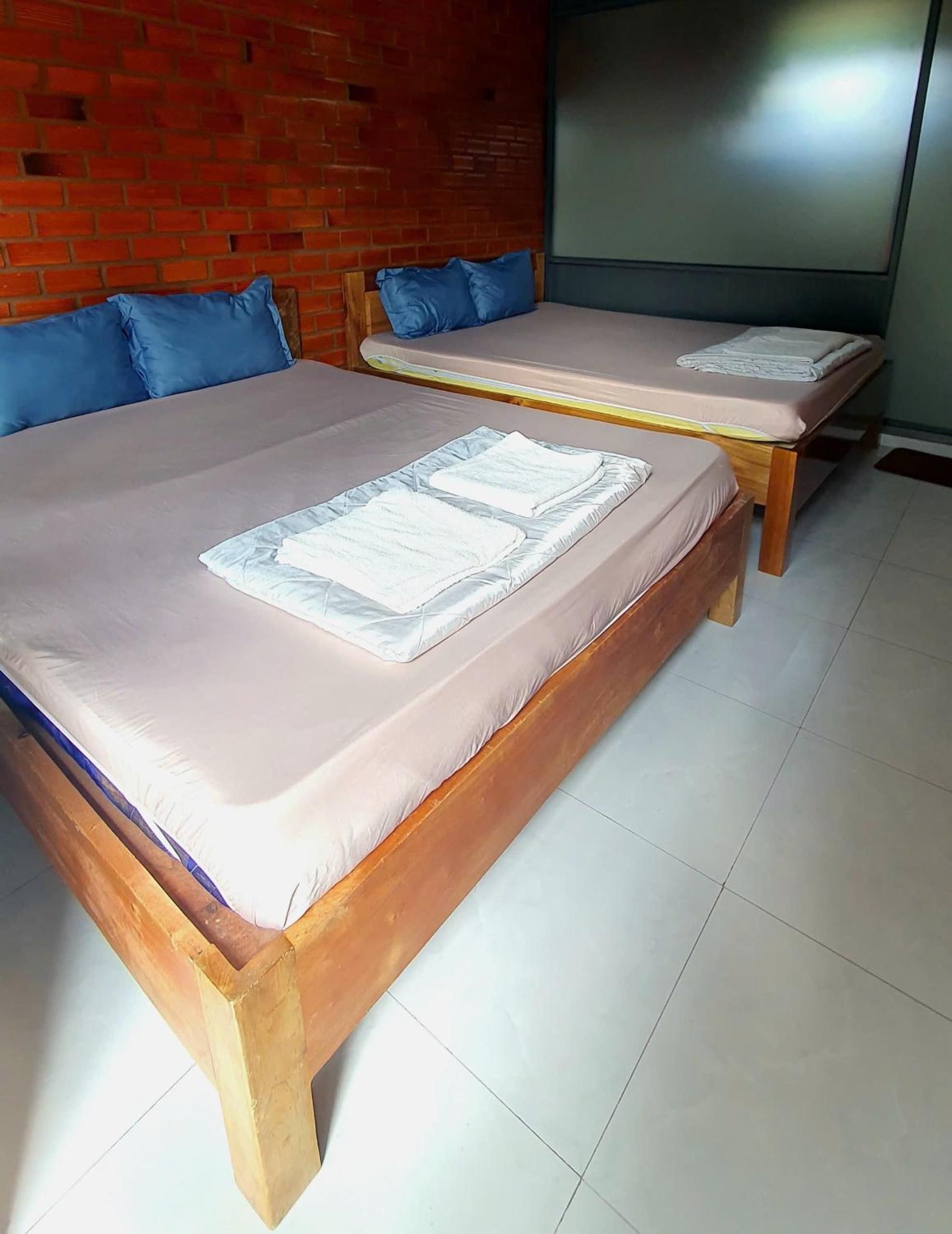 Quadruple Room with Private Bathroom photo 3