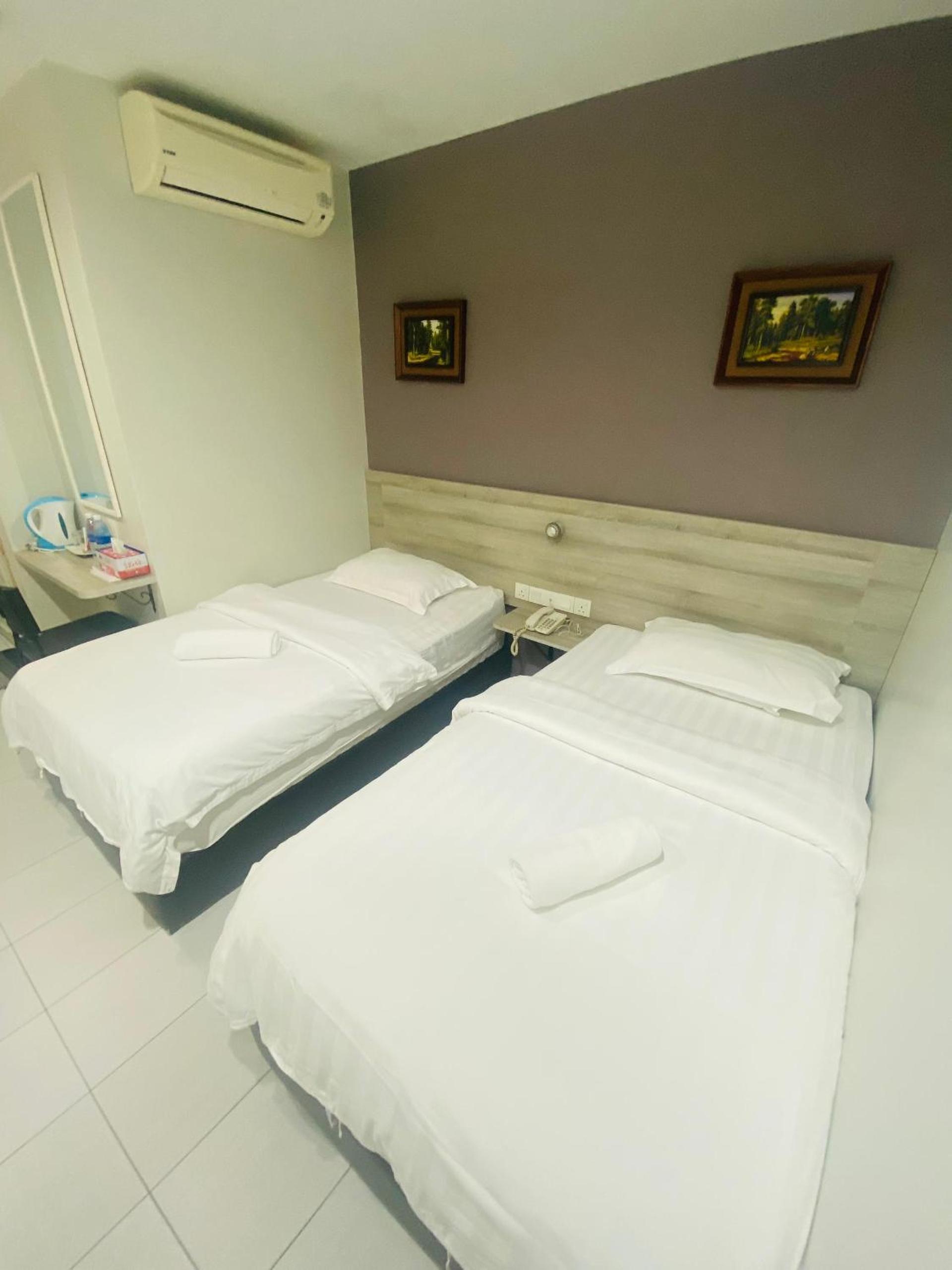 Standard Twin Room