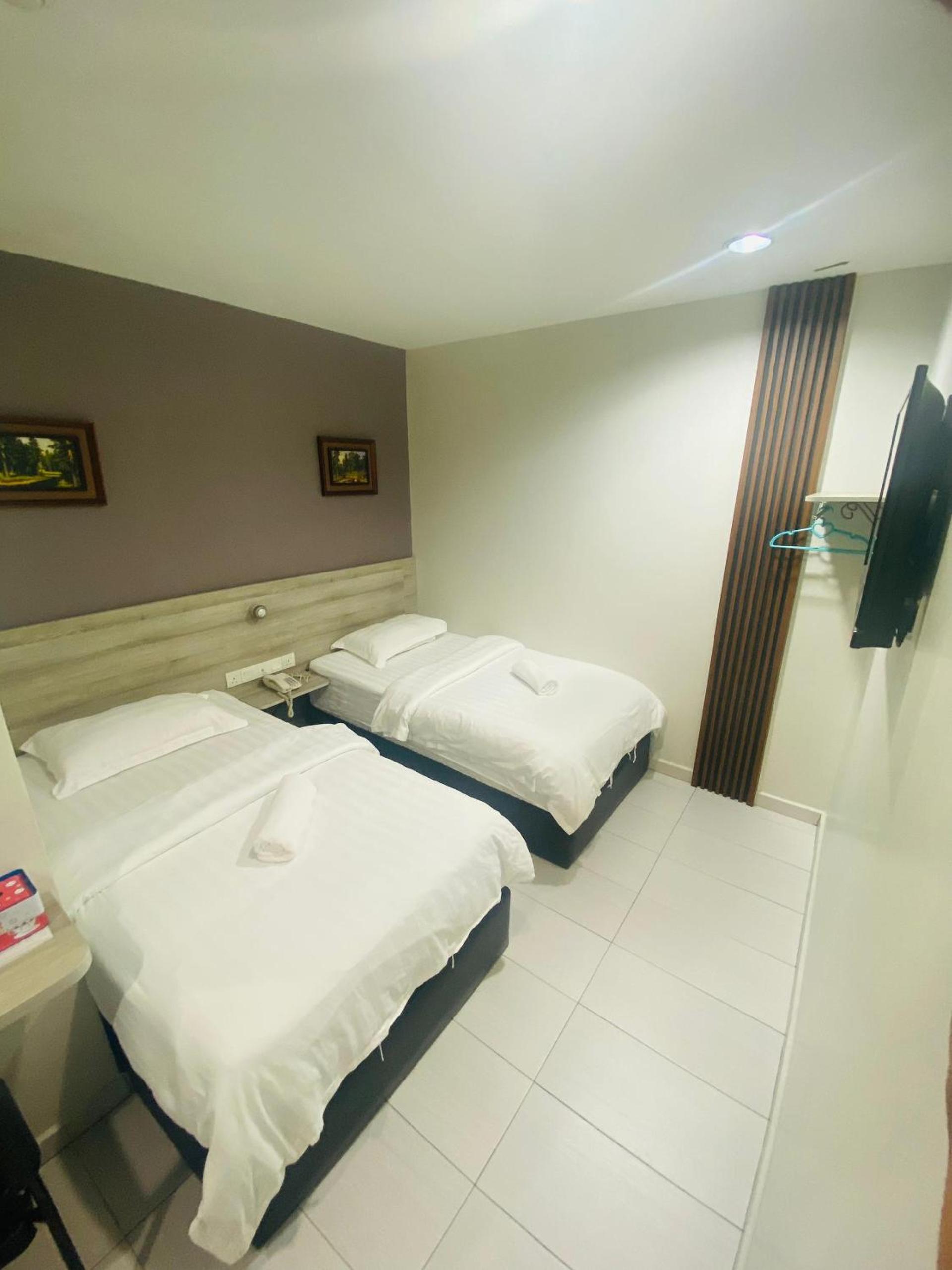 Standard Twin Room photo 3