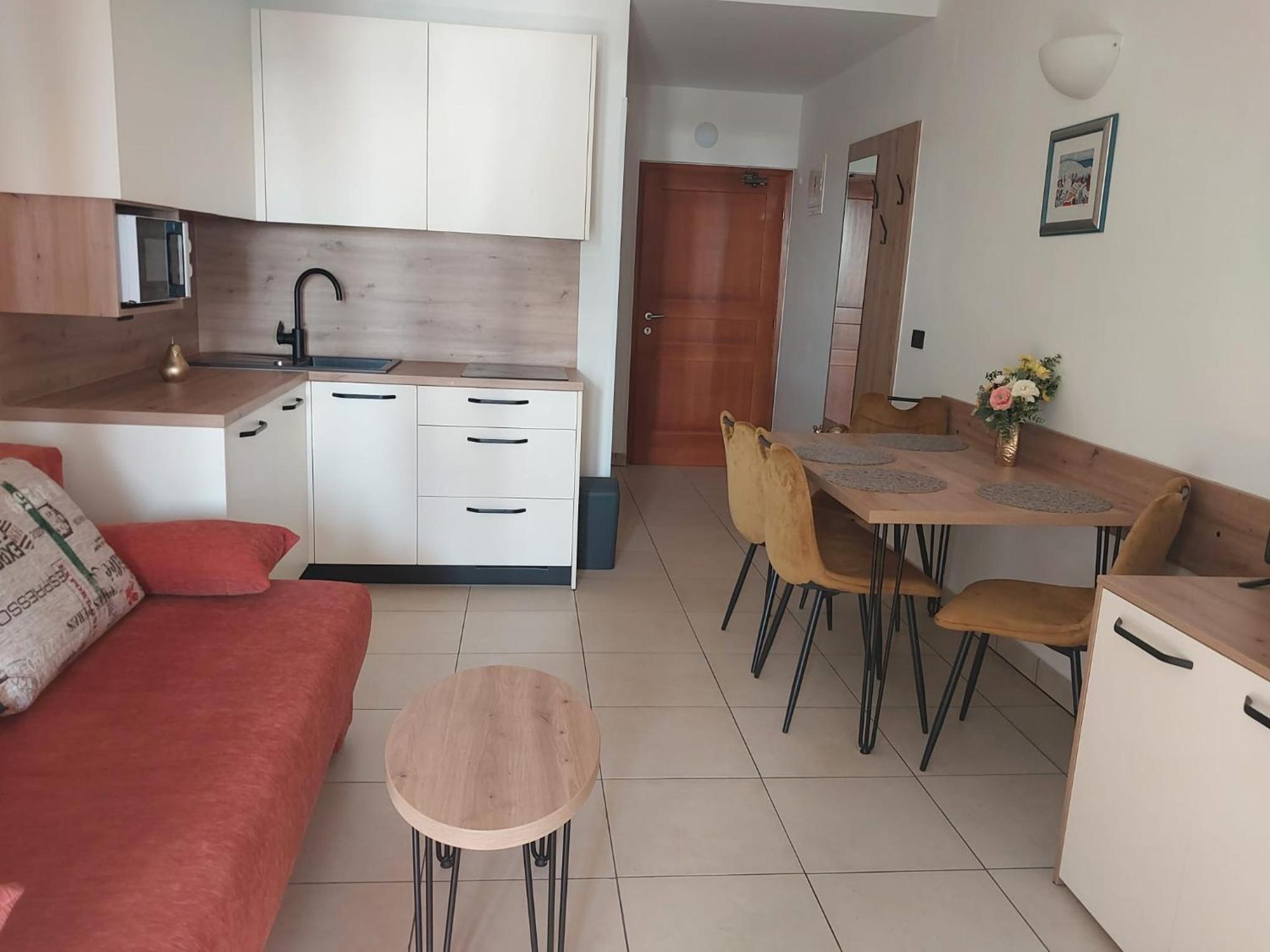 One-Bedroom Apartment with Balcony