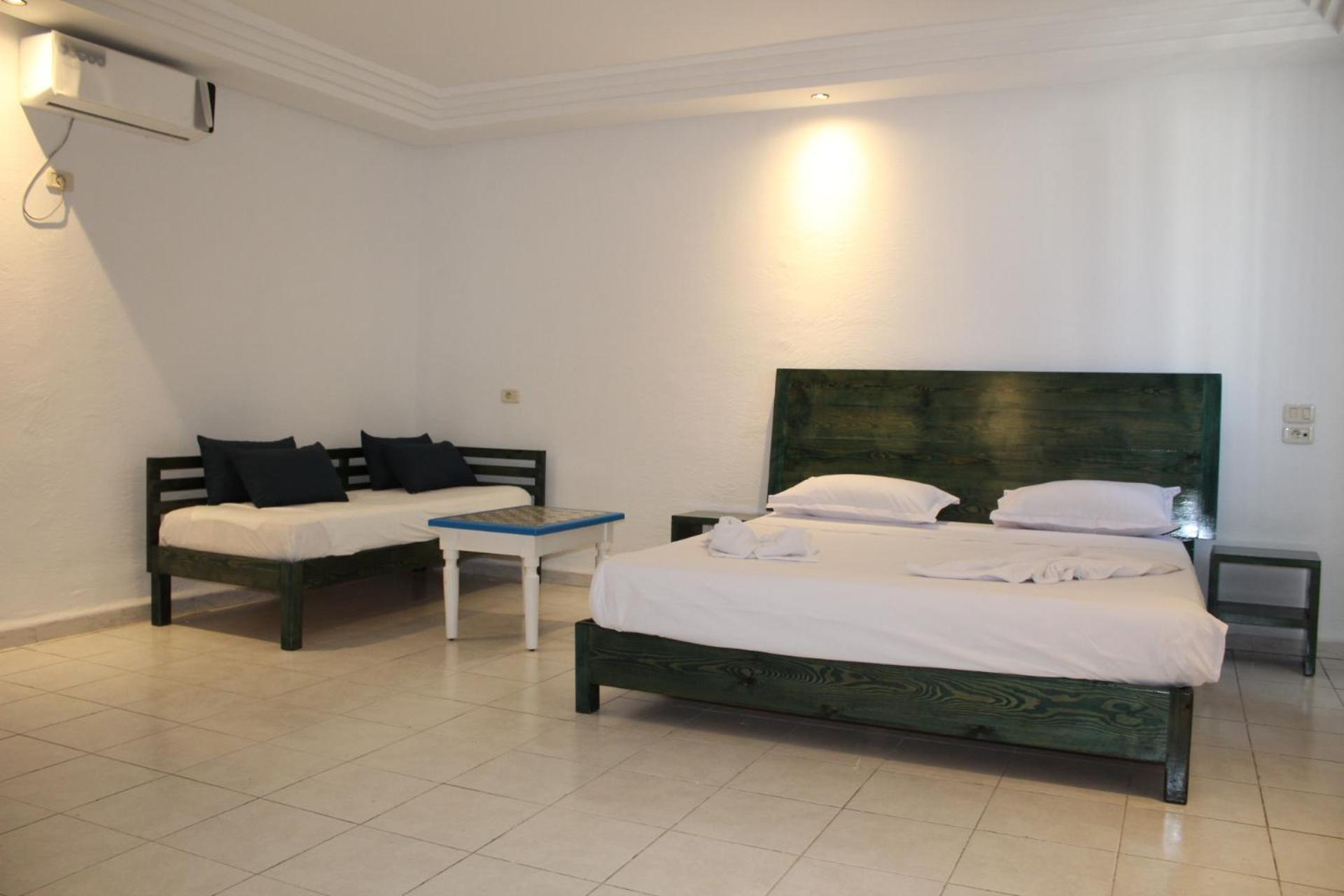 Triple Room with Terrace photo 3