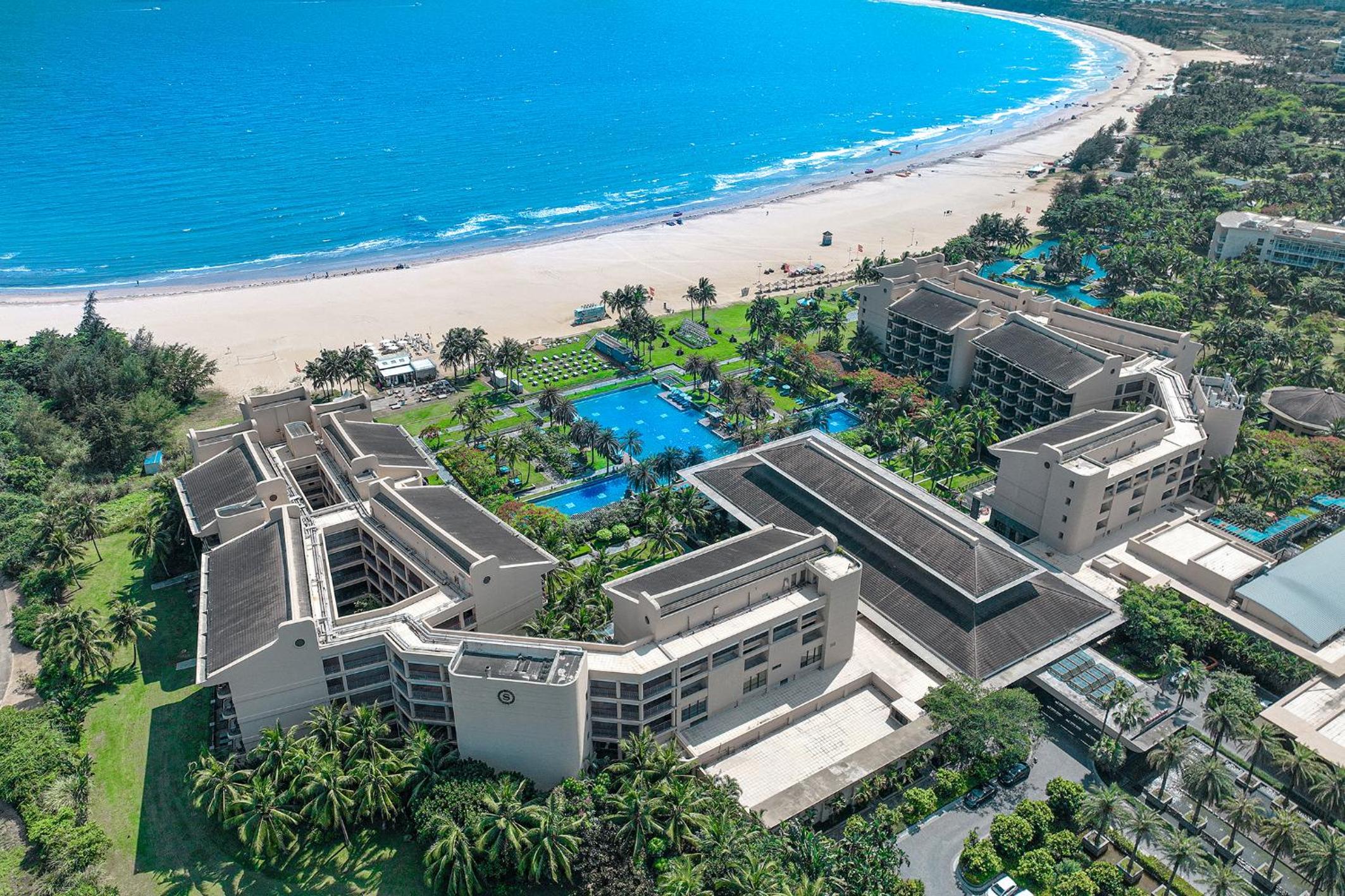 Guest room, 1 King, Oceanfront, Balcony photo 2