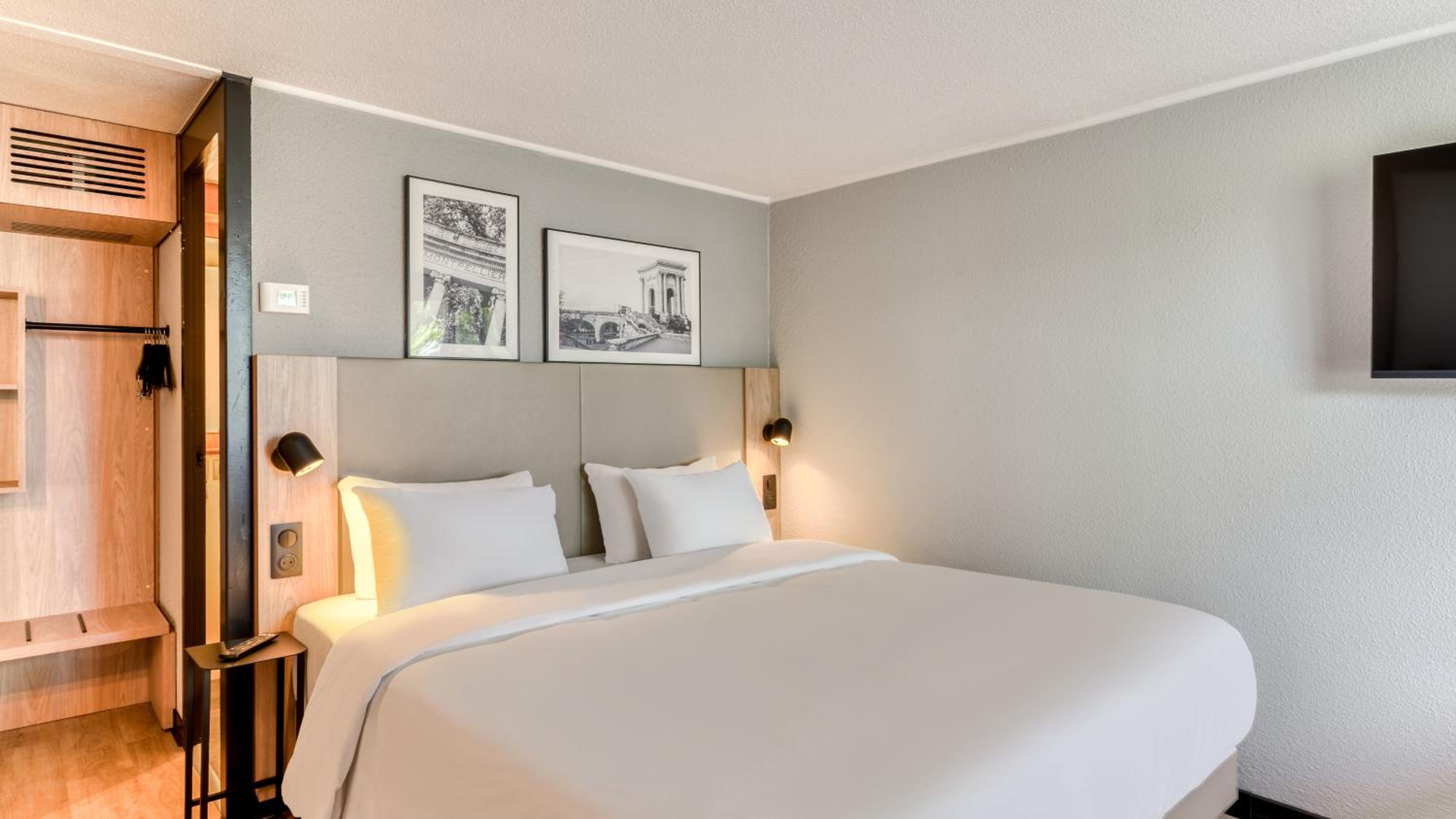 Superior Room - 1 King Bed - Photo 1