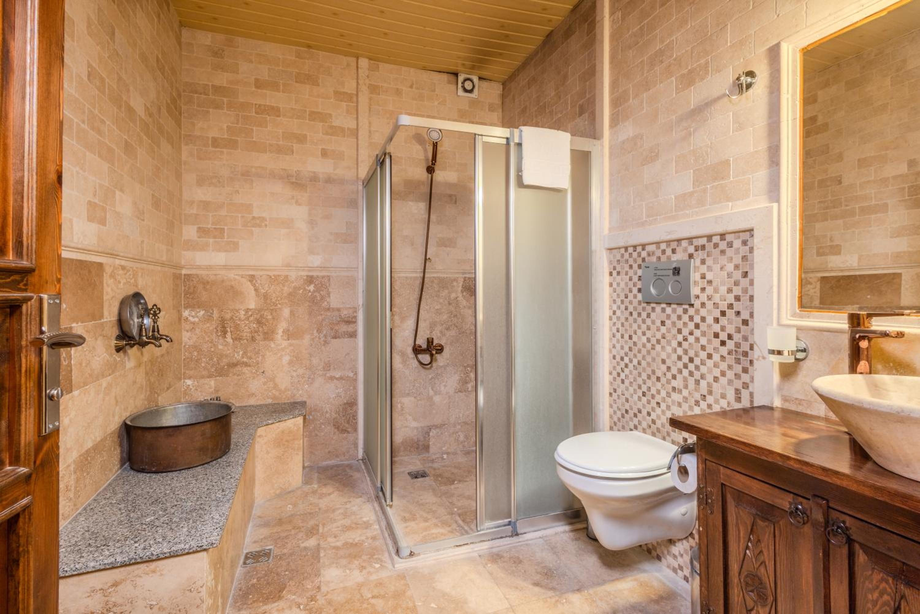 Deluxe Double Room with Bath photo 2