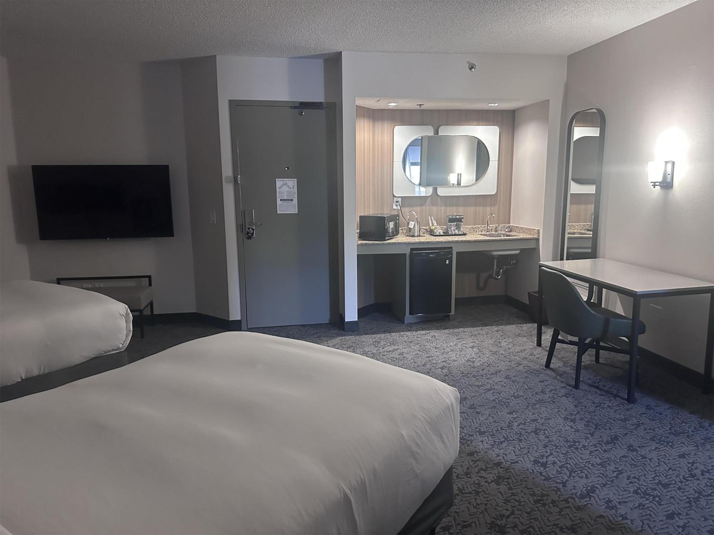 Double Suite - Disability Access/Non-Smoking - Photo 4