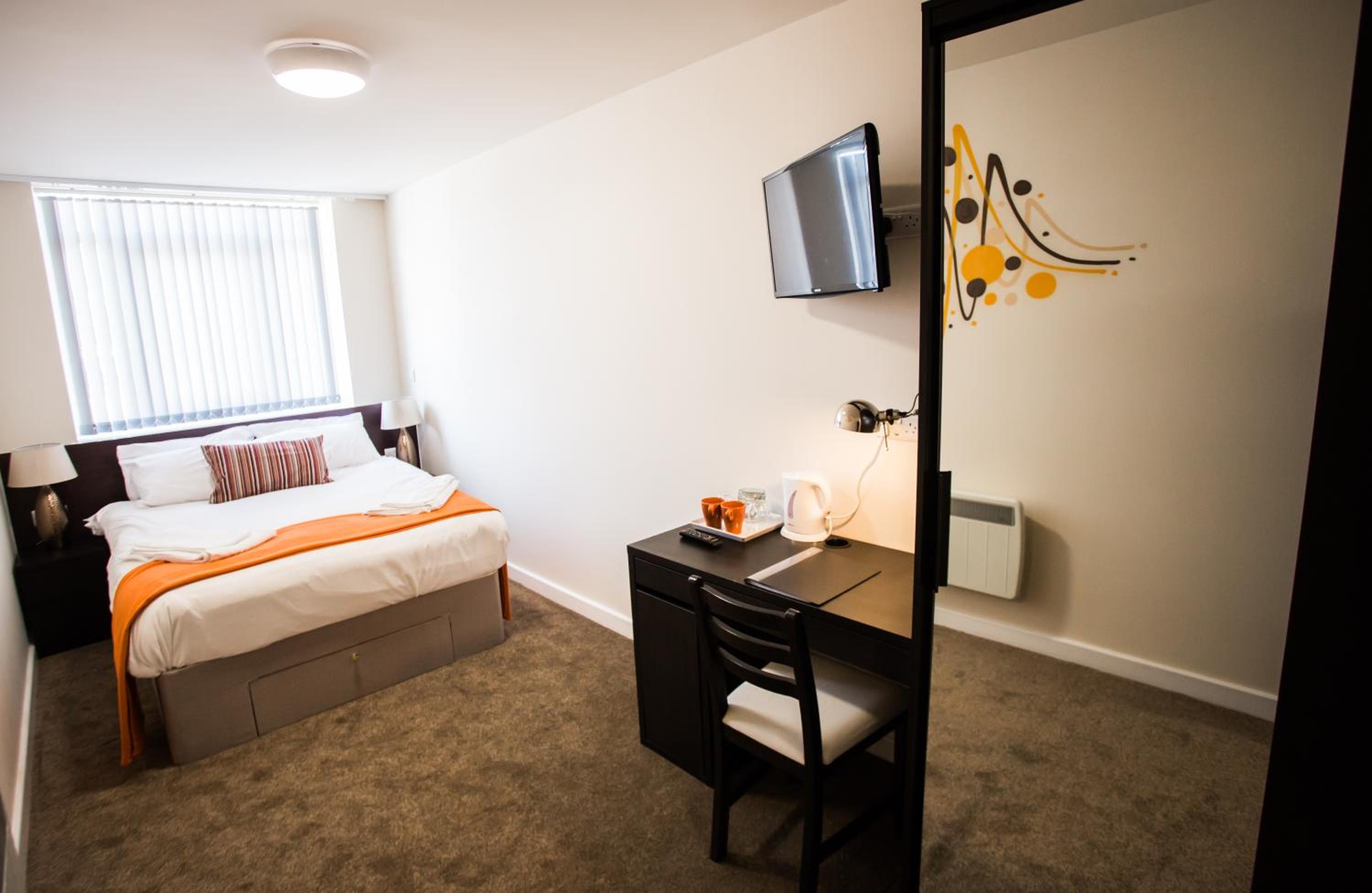 Double Room with Private Bathroom - Photo 17