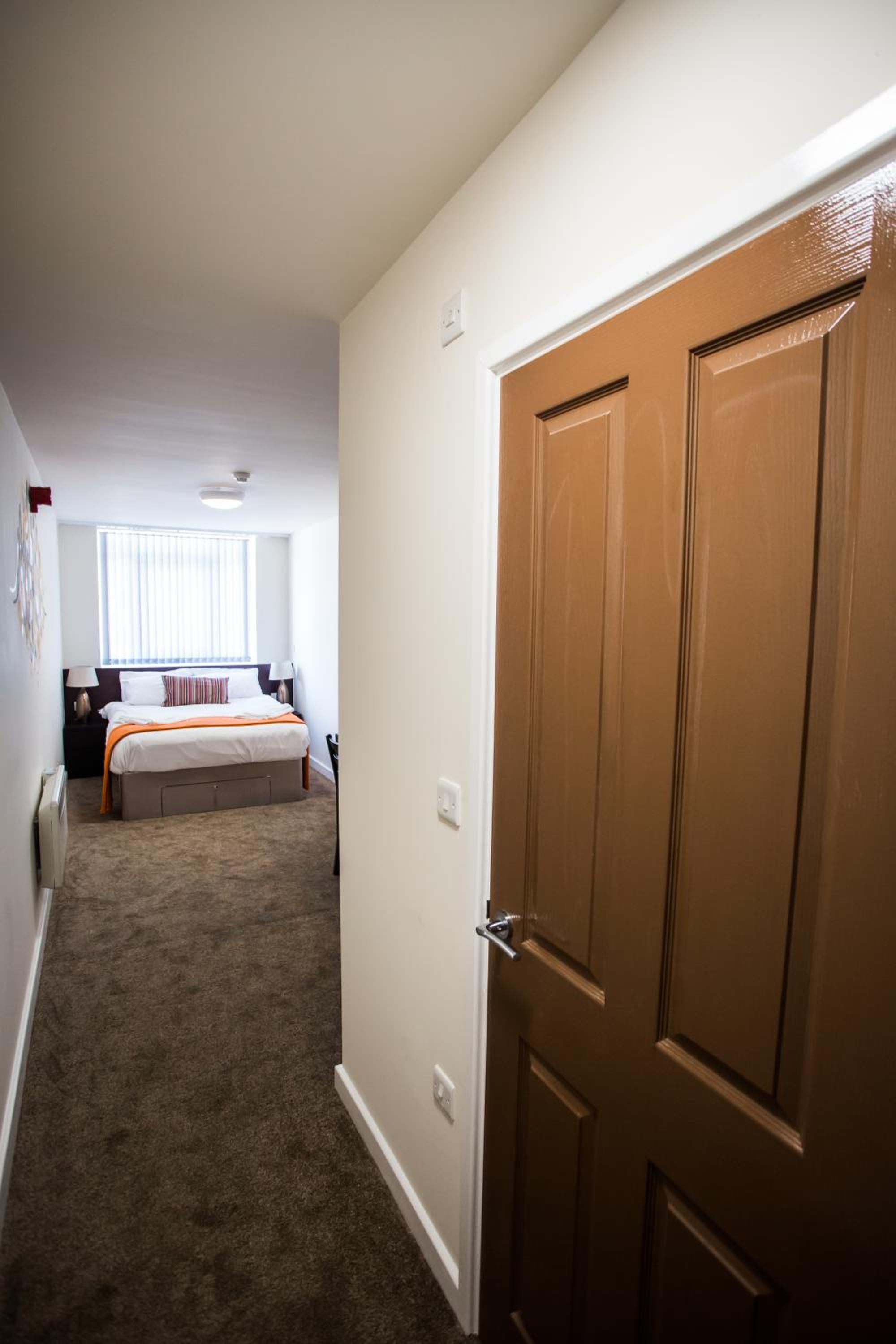 Double Room with Private Bathroom - Photo 6
