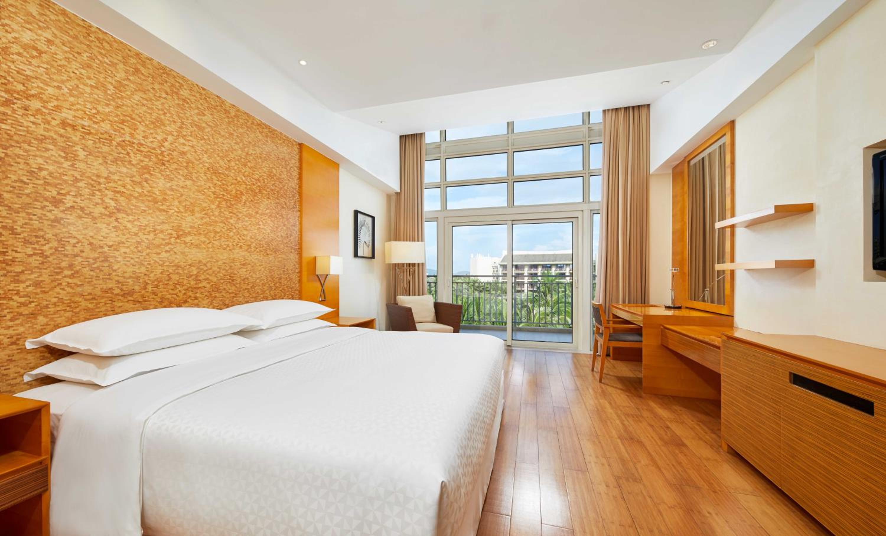 Guest room, 1 King, Balcony