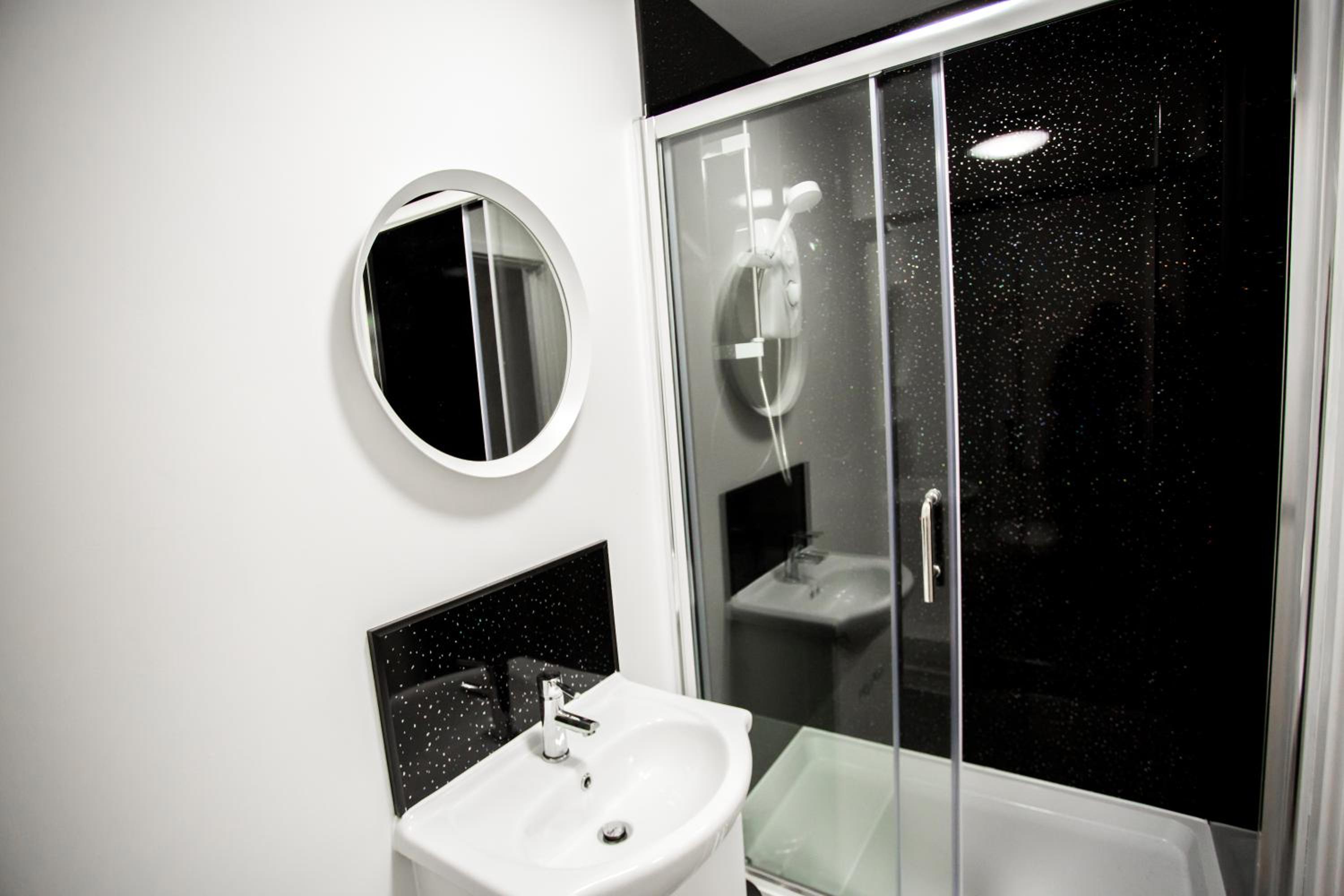 Double Room with Private Bathroom - Photo 5