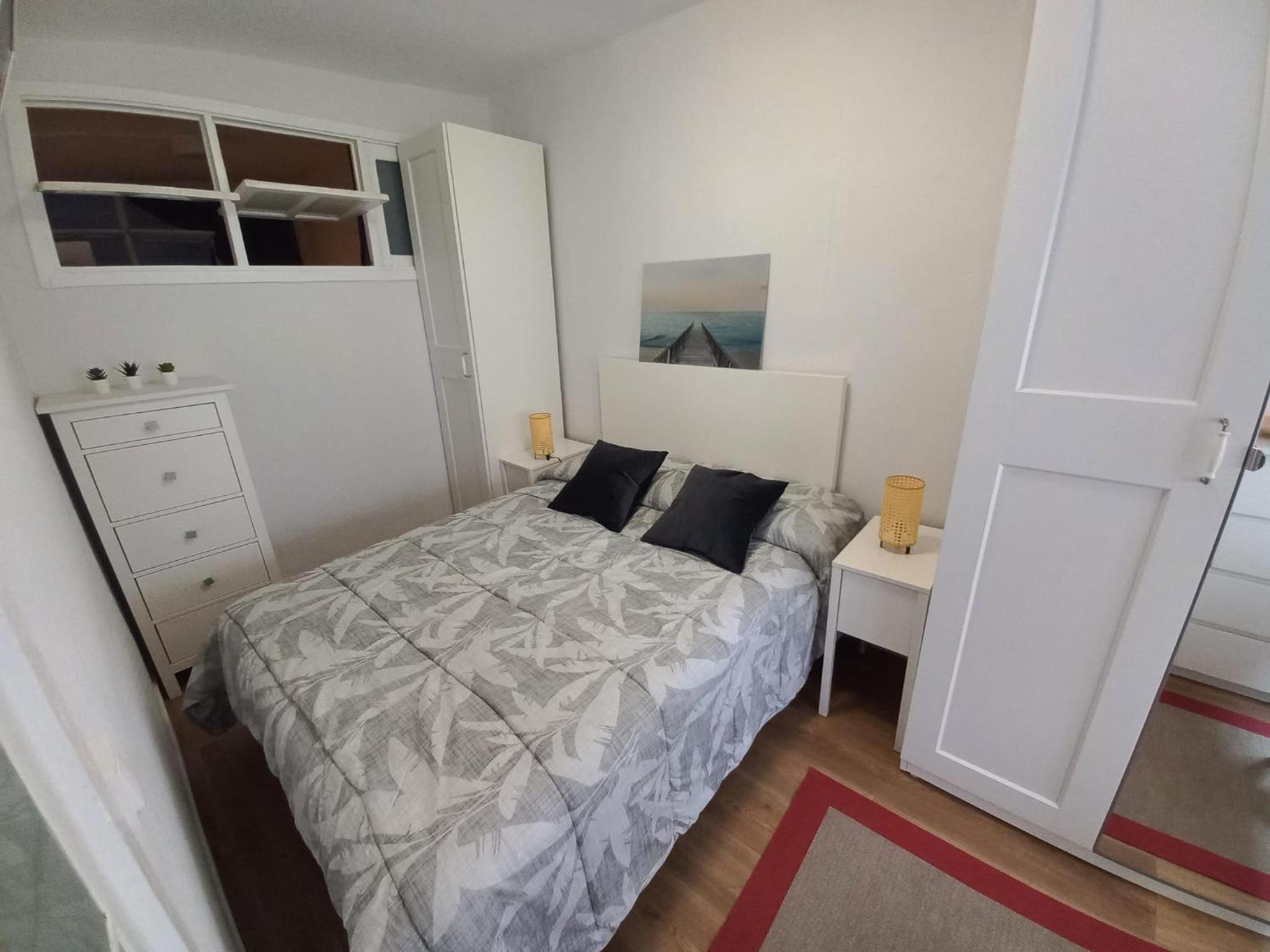 One-Bedroom Apartment photo 3