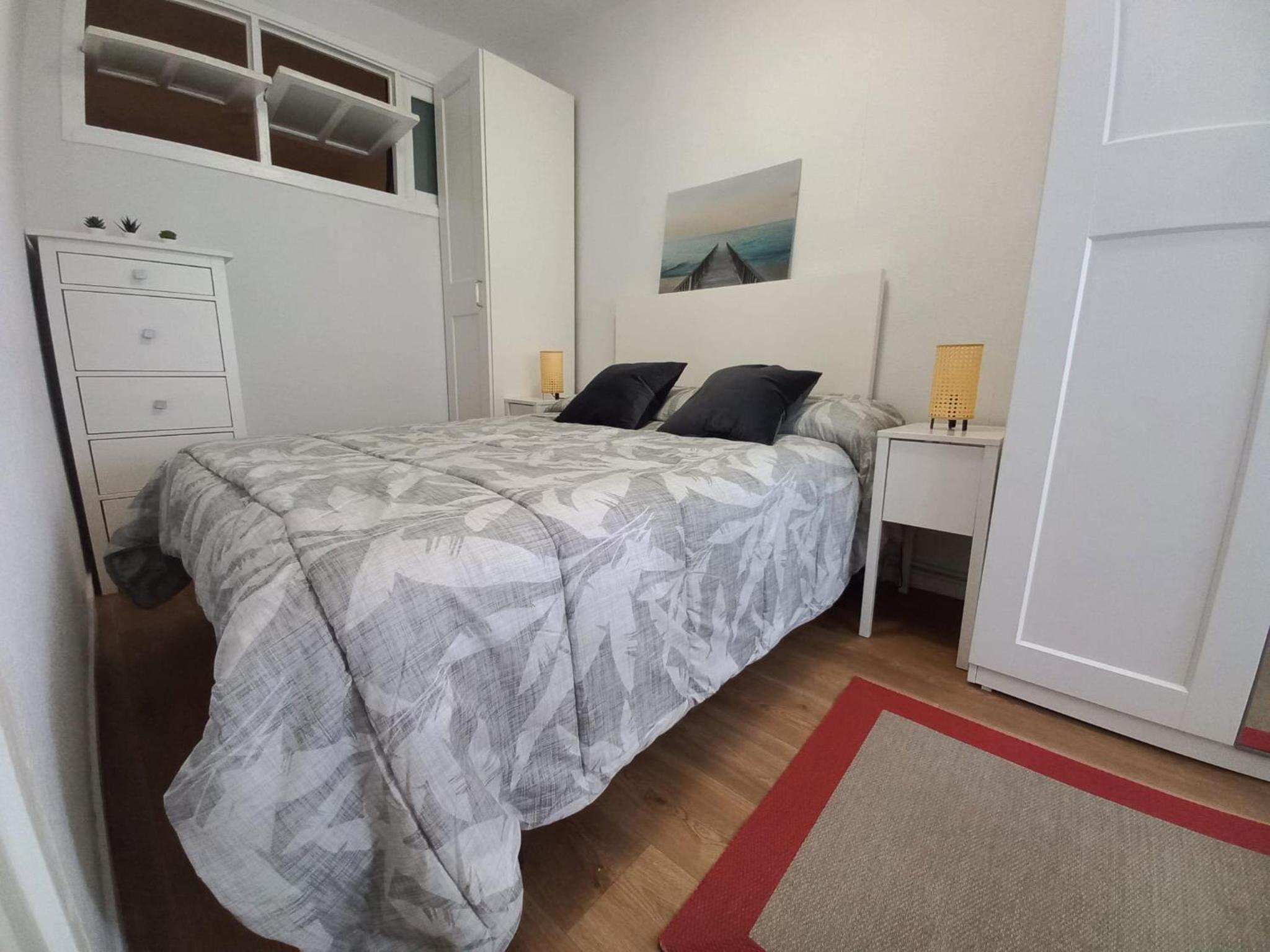 One-Bedroom Apartment photo 2
