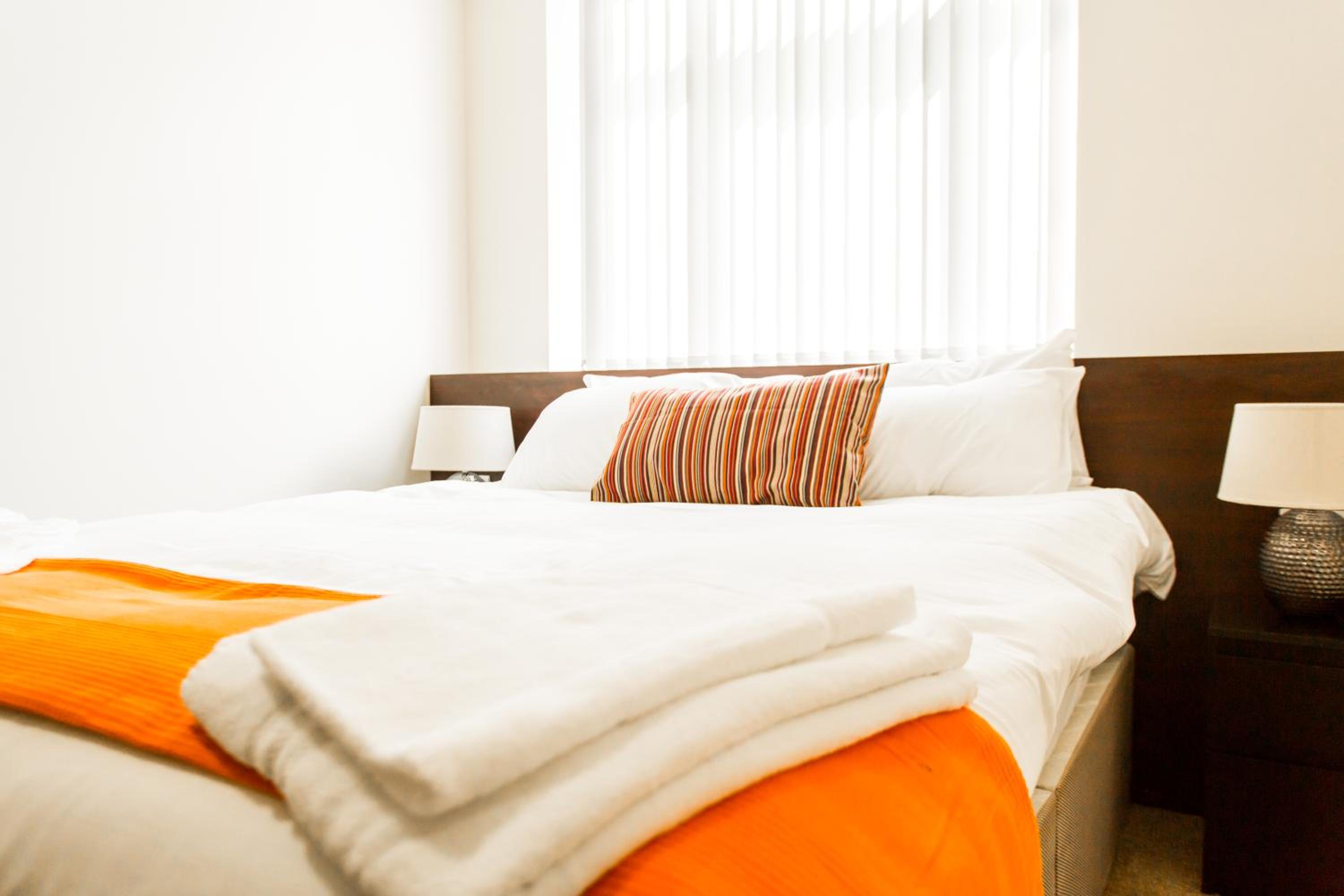 Double Room with Private Bathroom - Photo 15