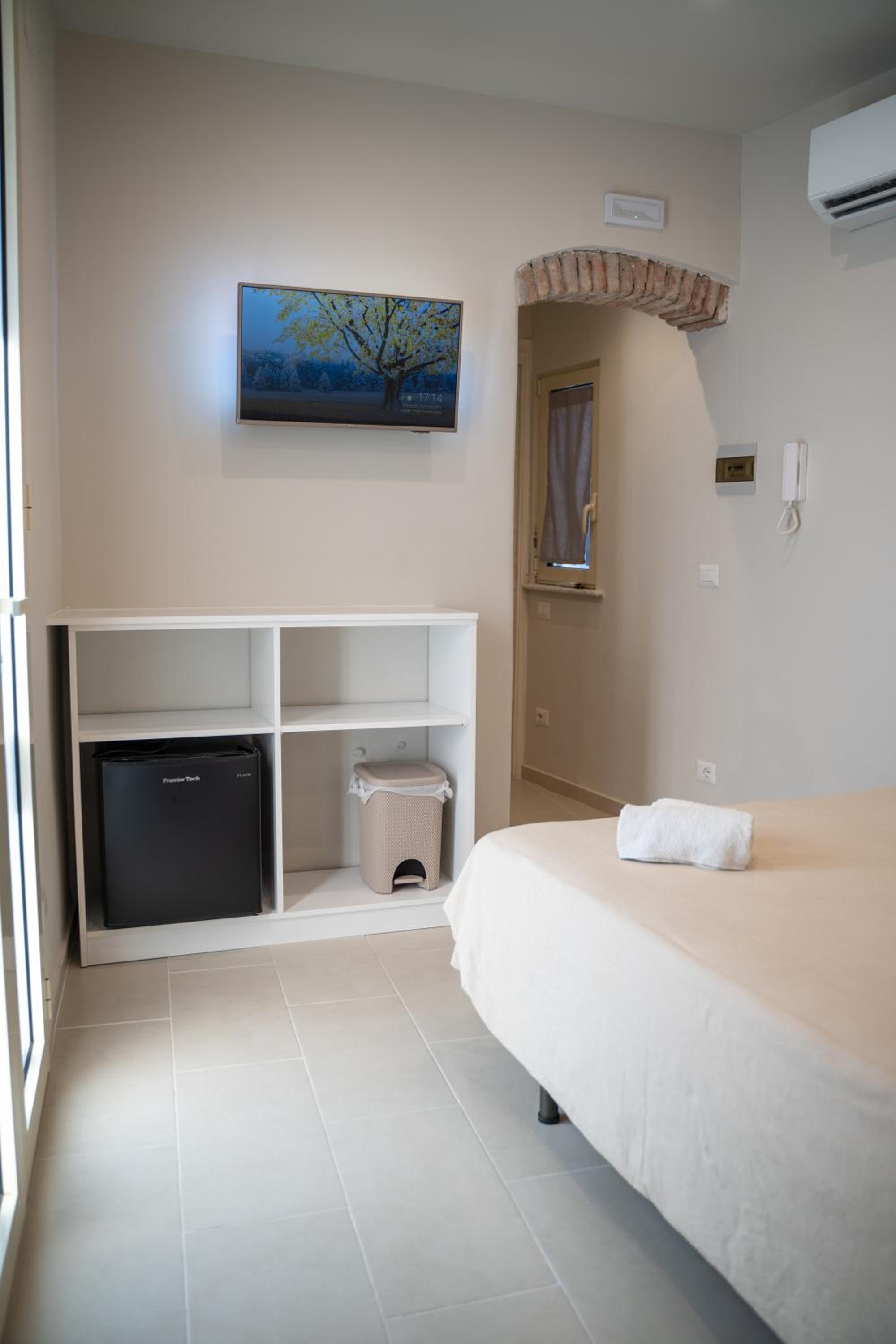 Economy Double Room photo 3