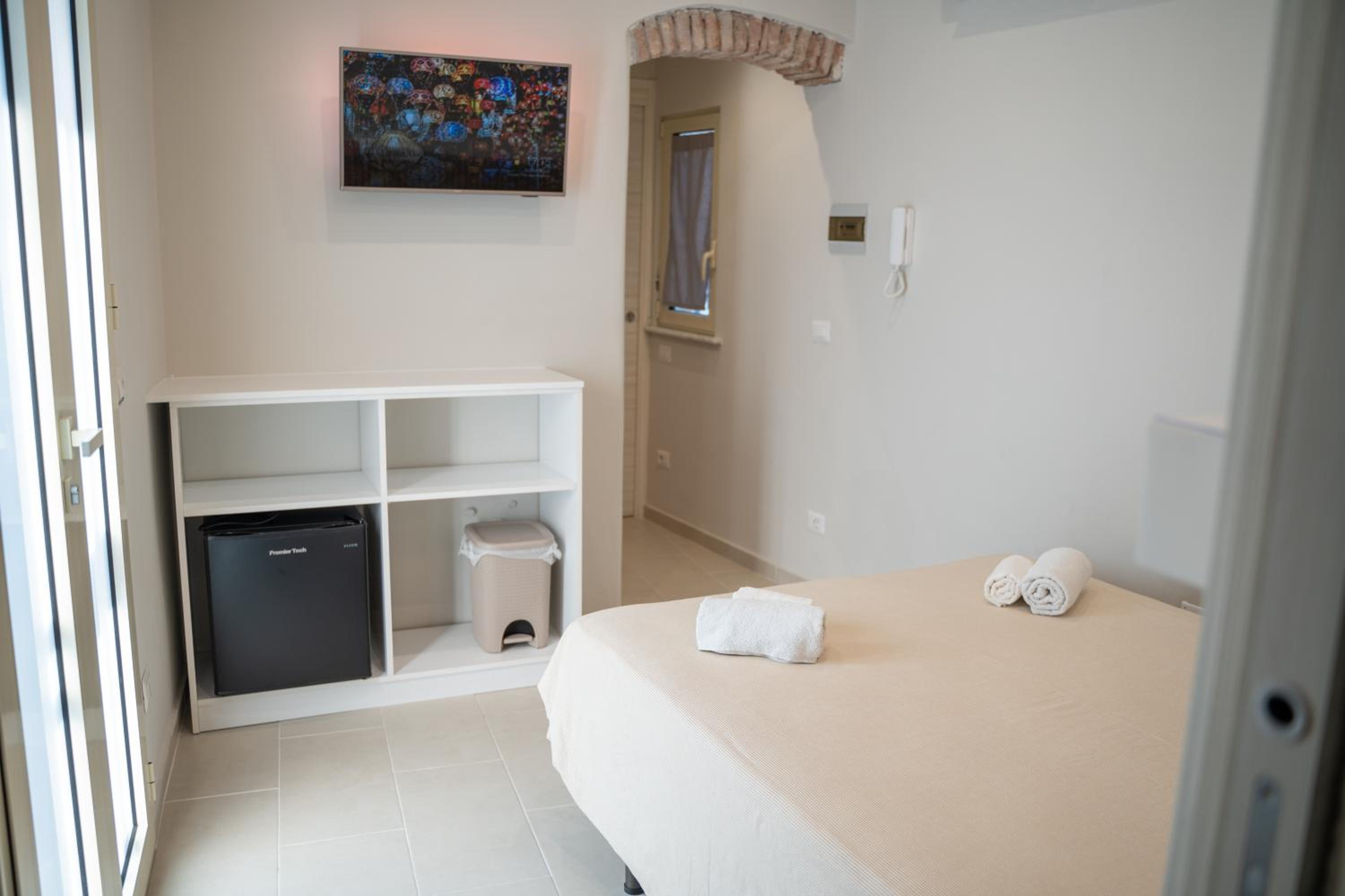 Economy Double Room photo 2
