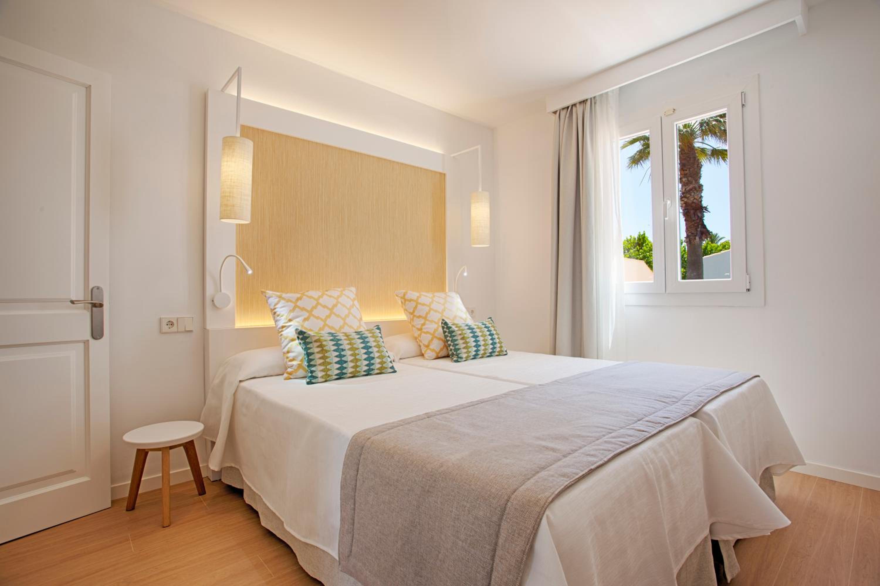 Apartment (3 Adults)