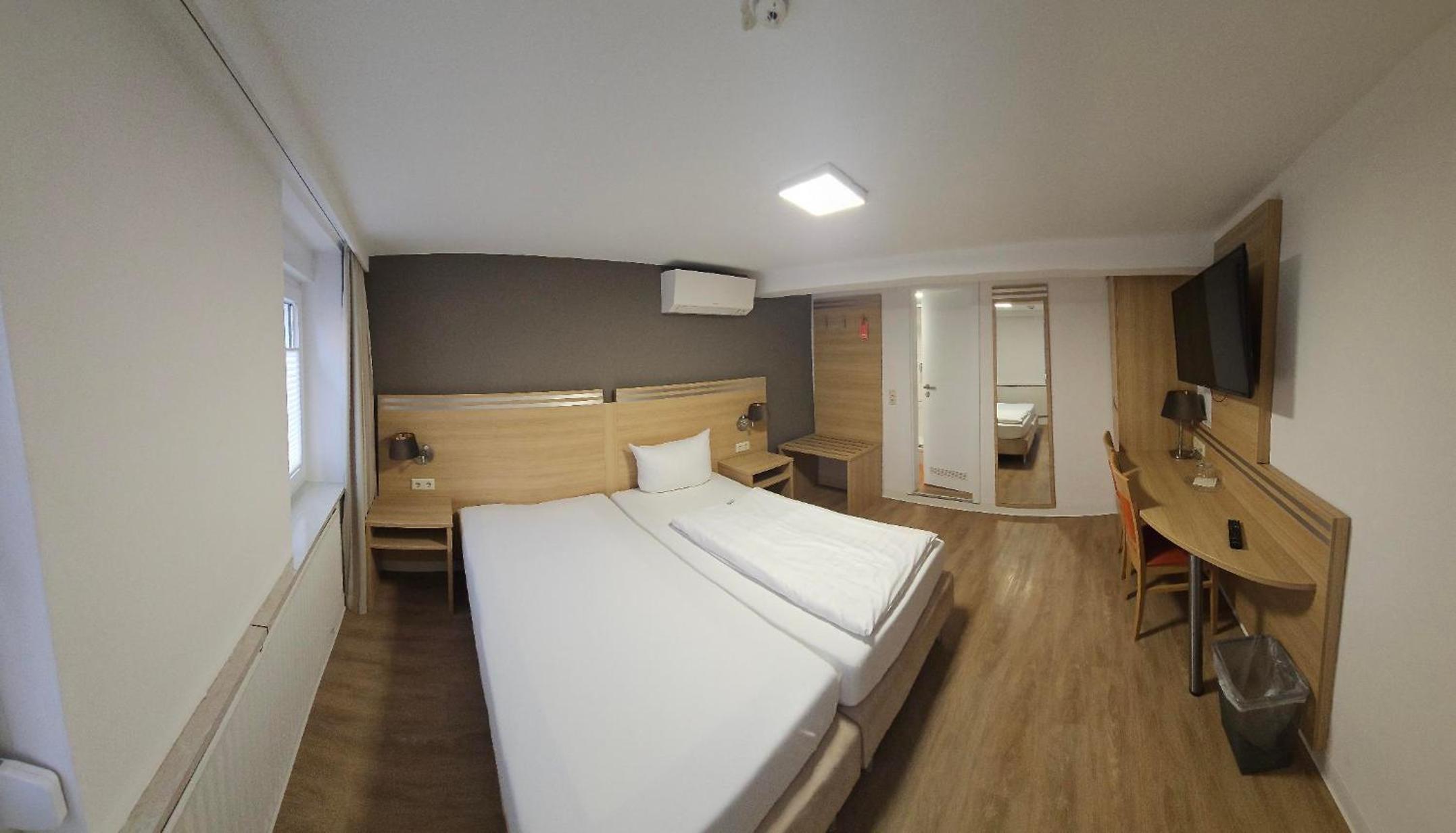 Standard Double Room photo 3