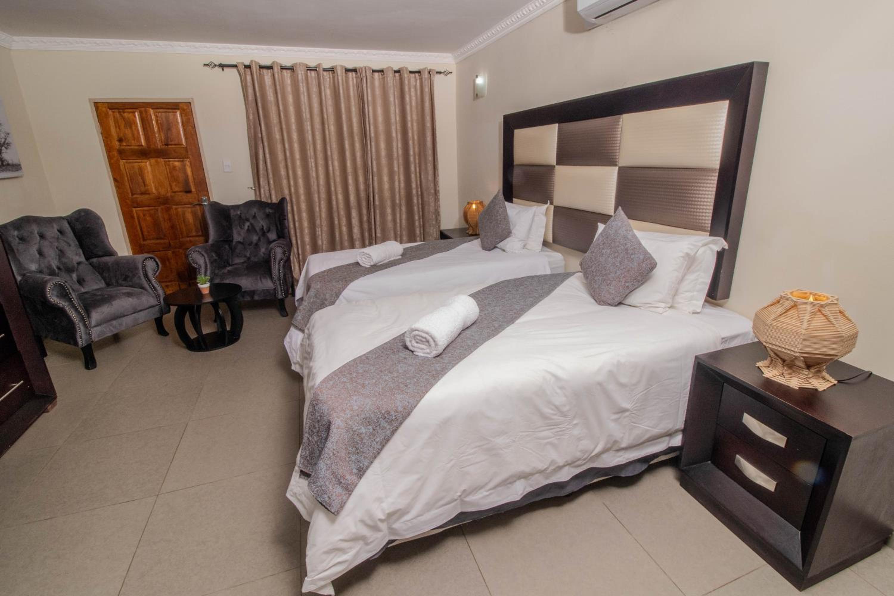 Twin Room - Photo 1