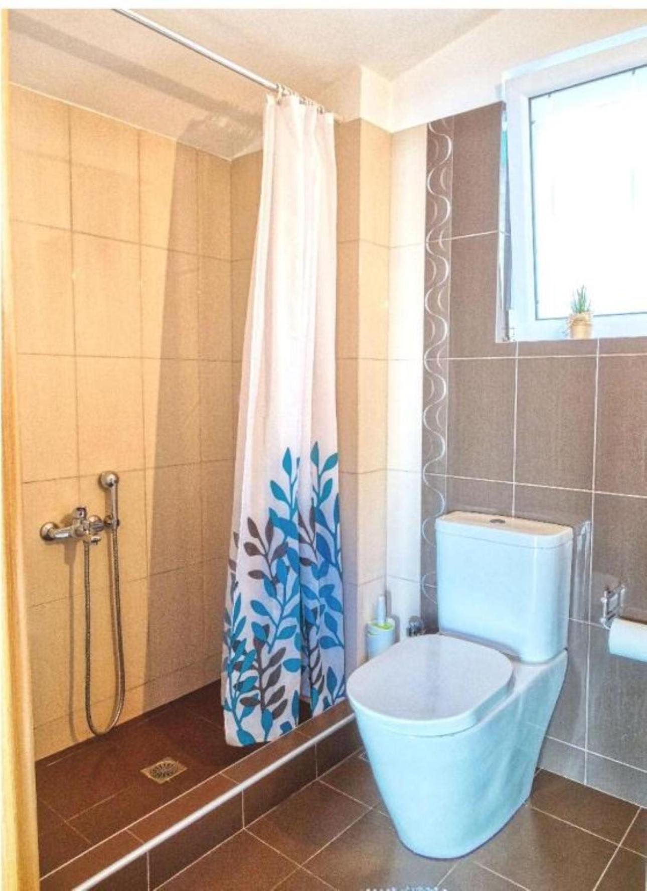 One-Bedroom Apartment with Balcony and Sea View photo 2