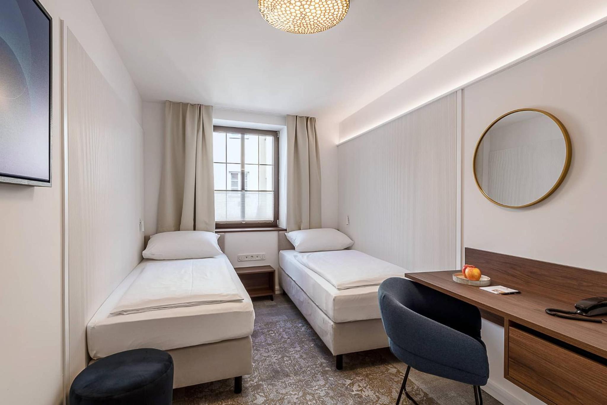 Twin Room - Photo 6