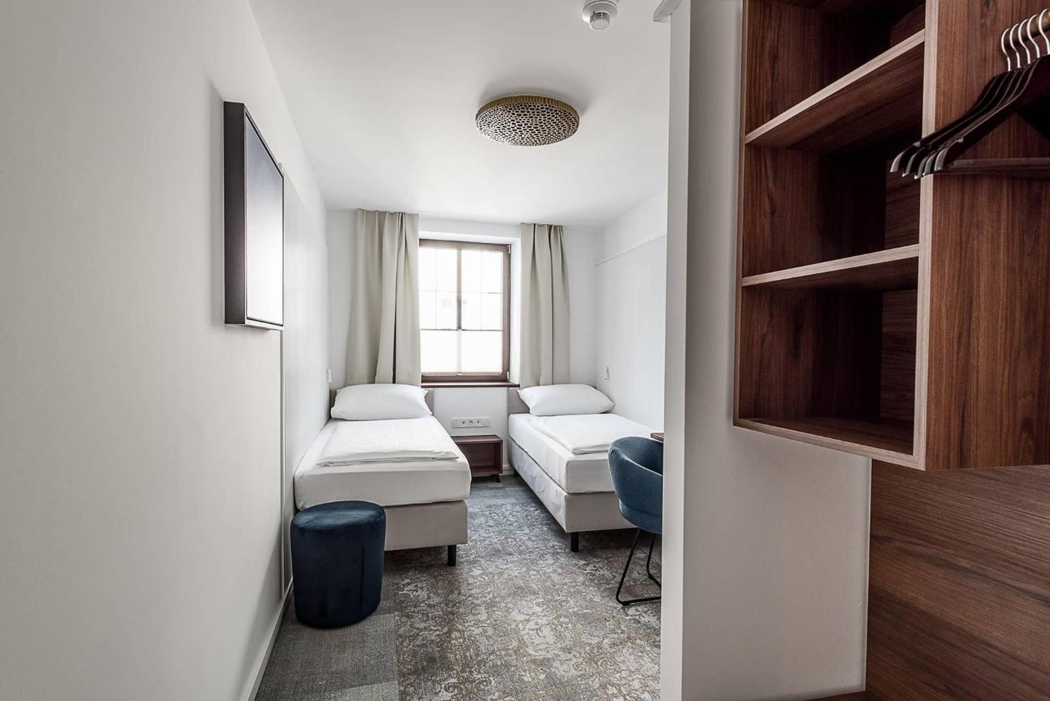 Twin Room - Photo 5
