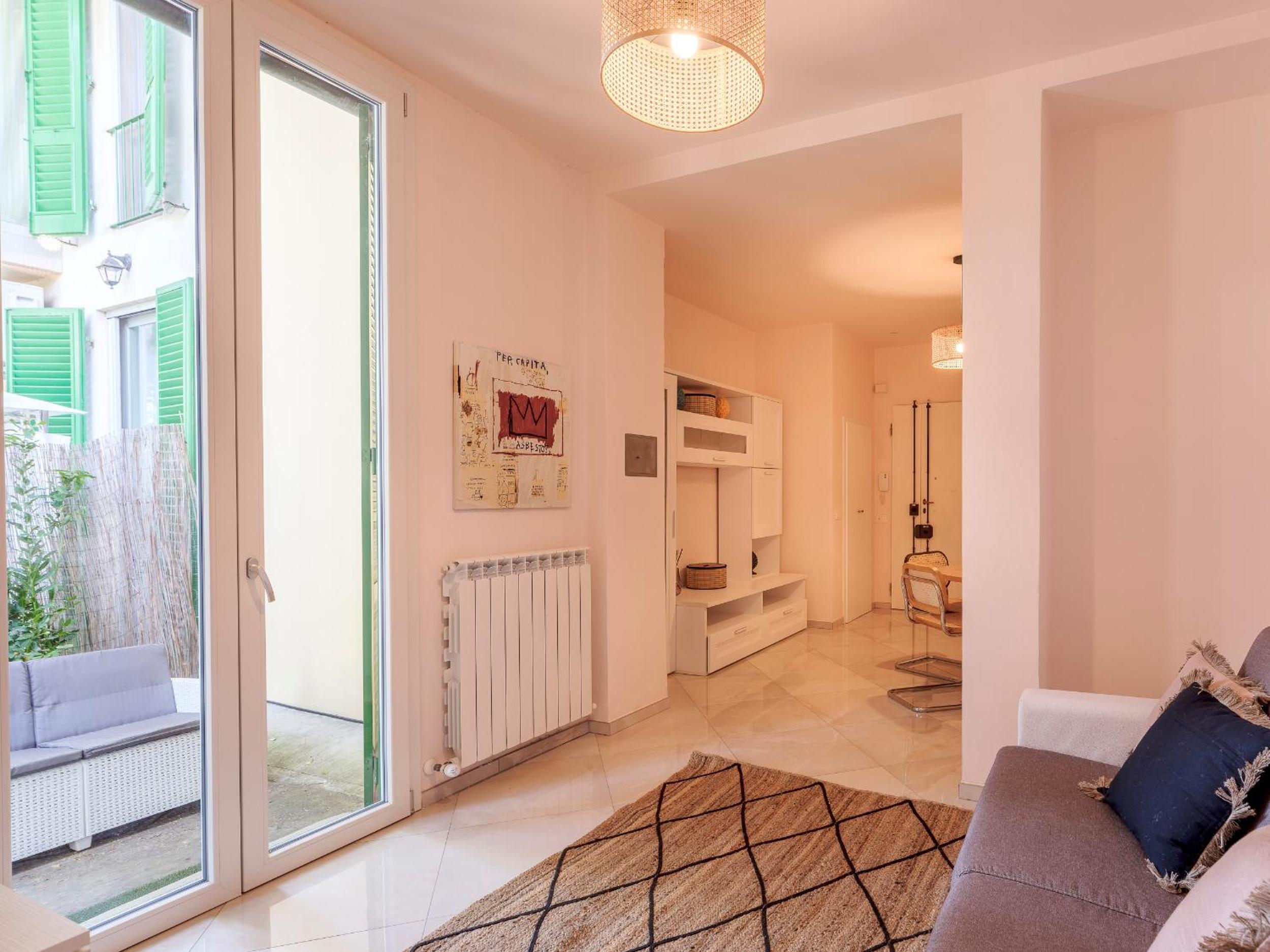Deluxe Two-Bedroom Apartment with Garden View photo 3
