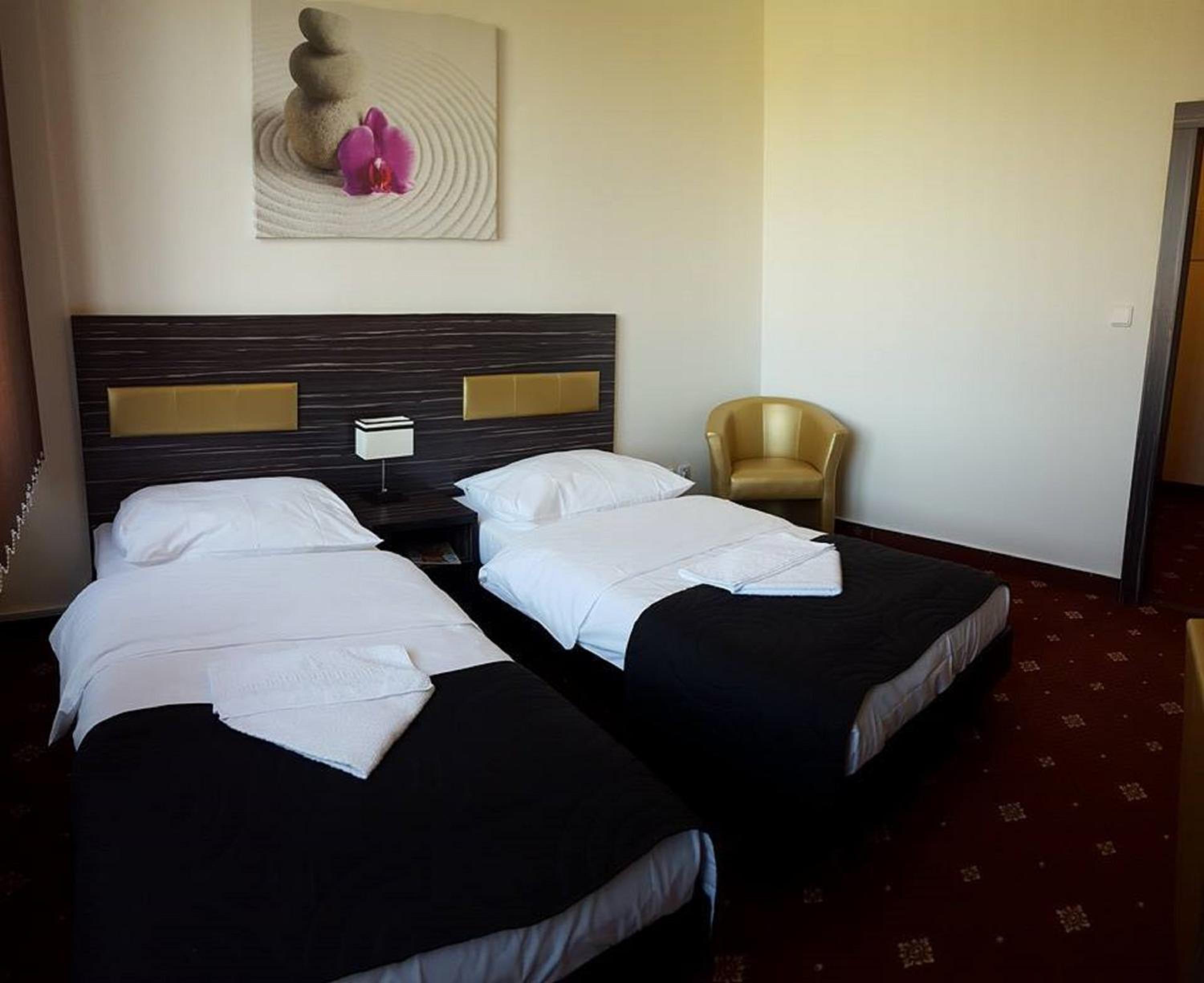 Suite (4 Adults) photo 2