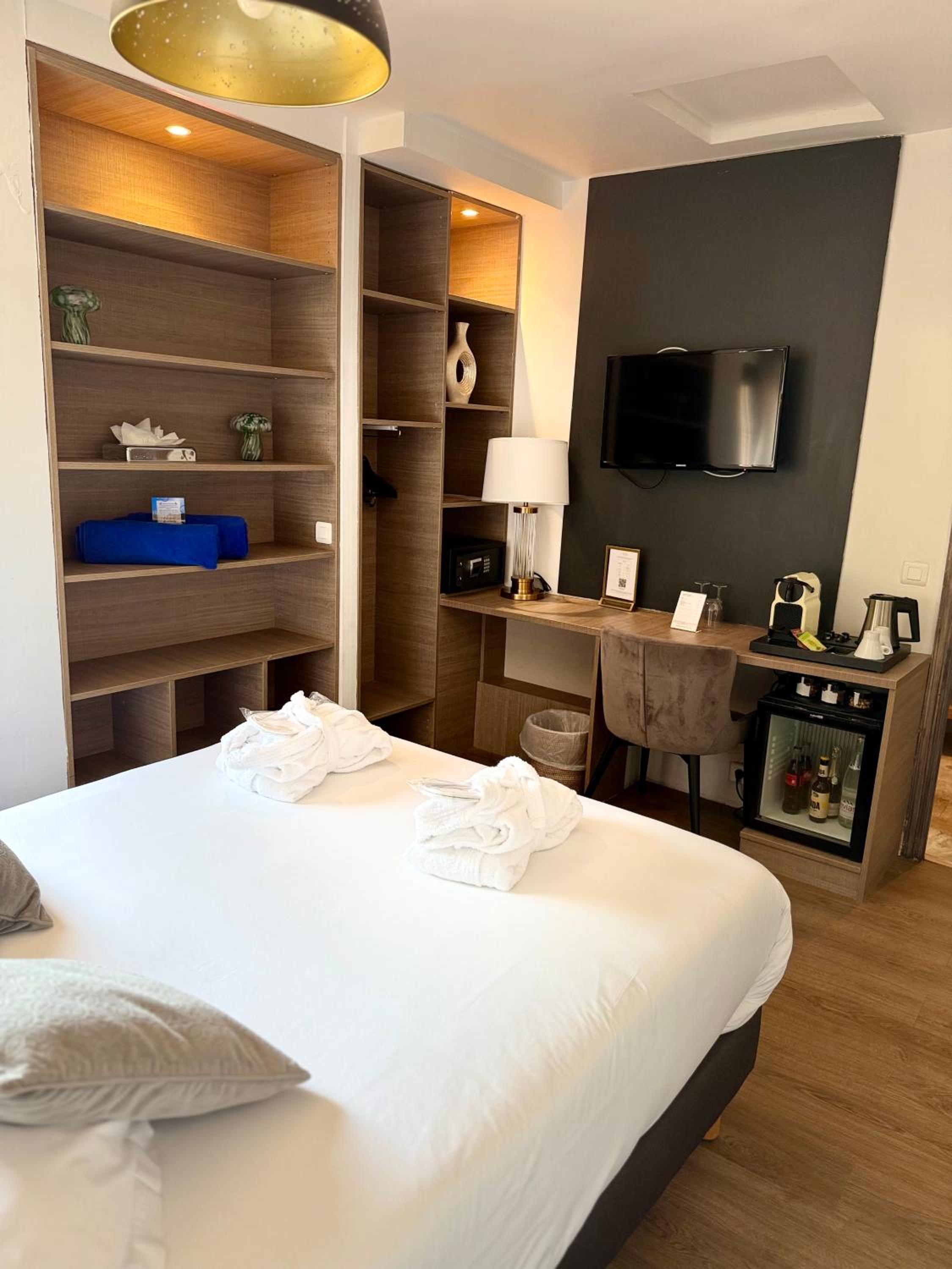 Standard Double Room photo 3