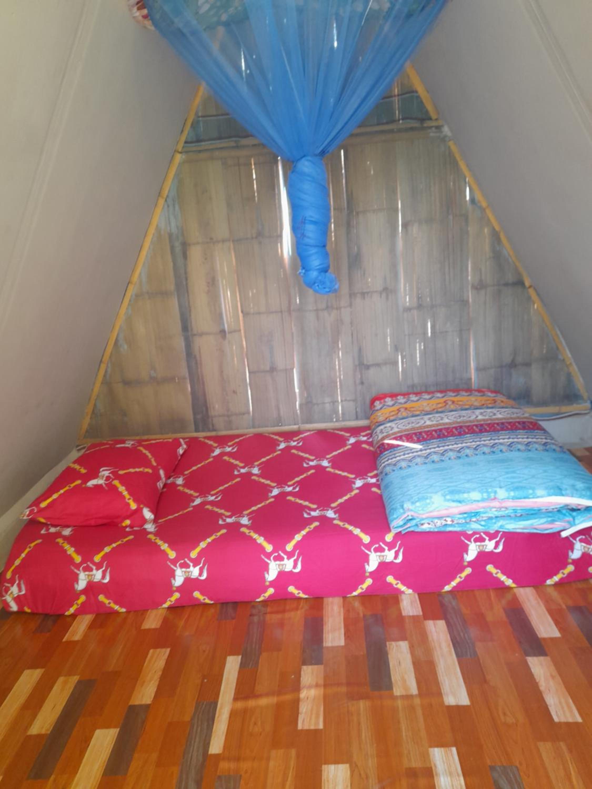 Single Room with Shared Toilet photo 2