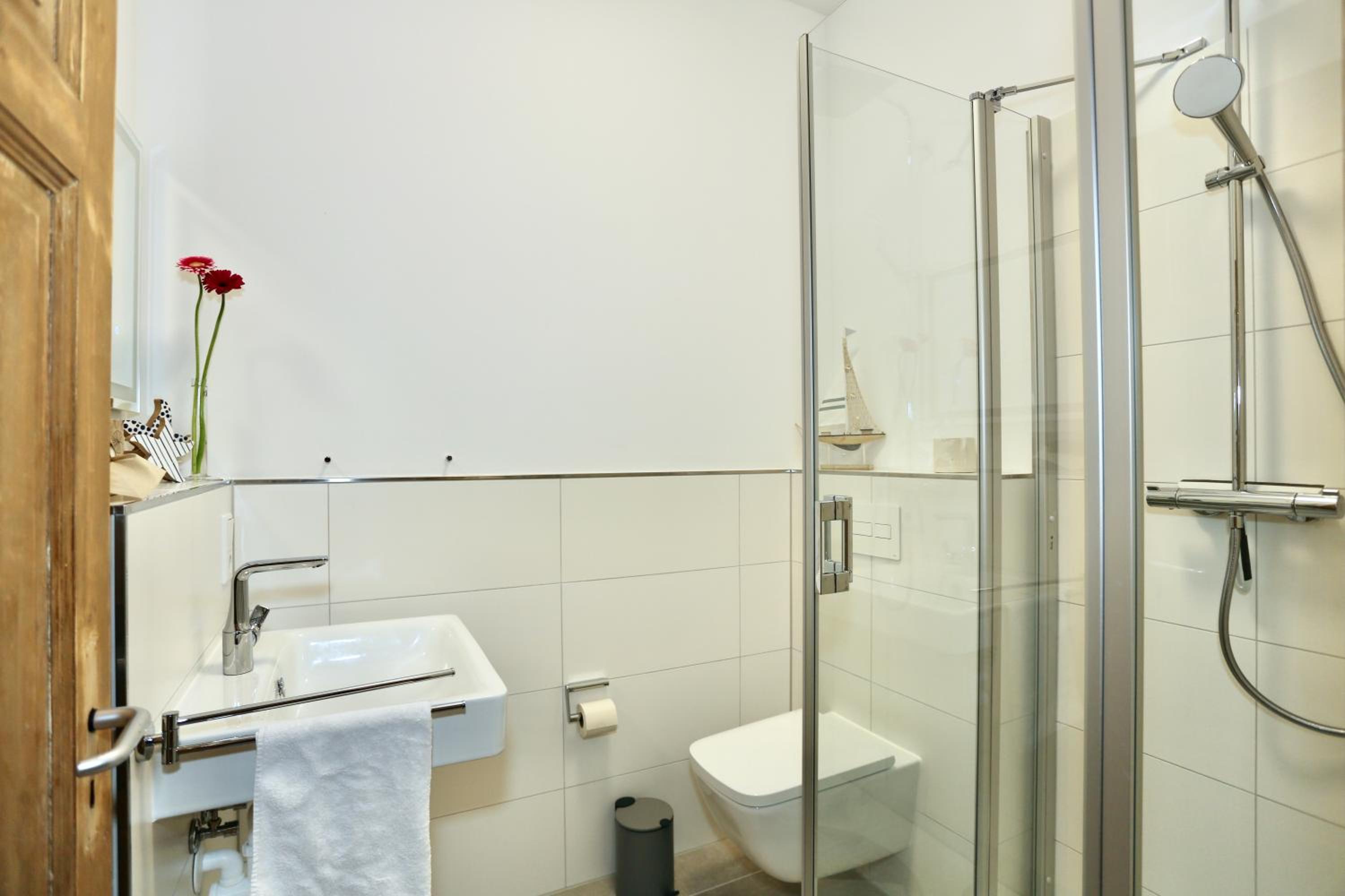Budget Double Room photo 3