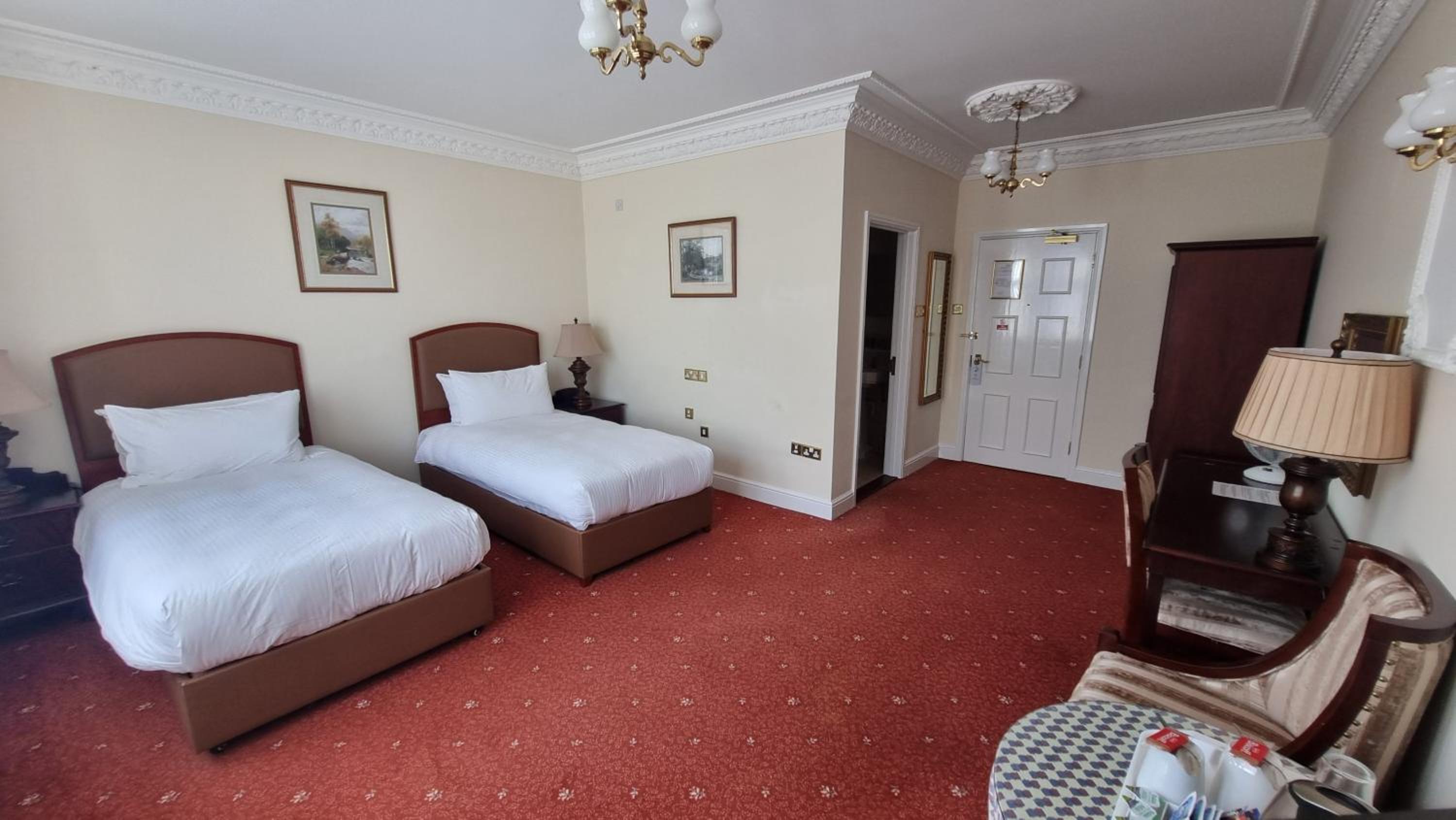Standard Twin Room - Photo 2