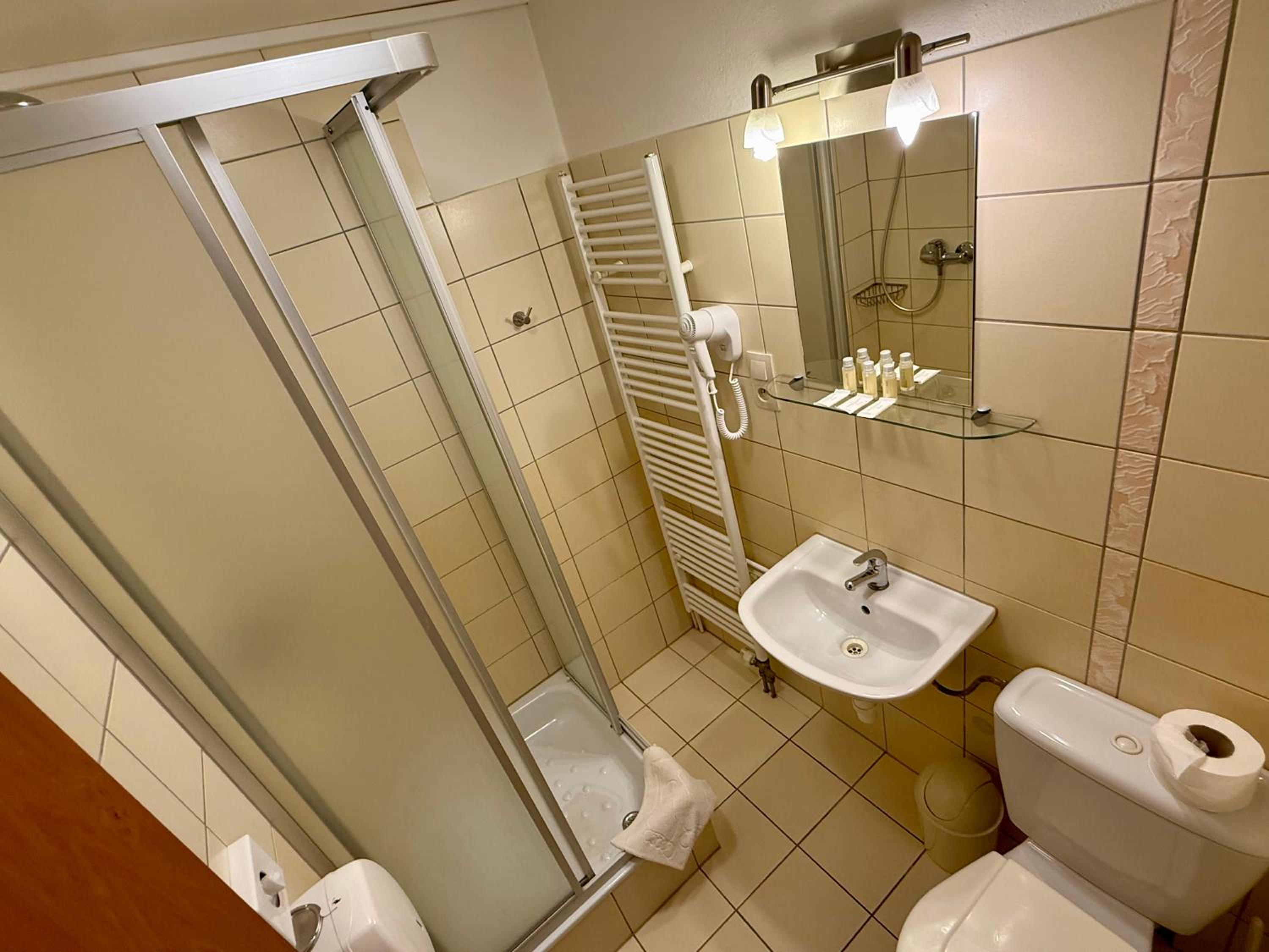 Deluxe Triple Room photo 3