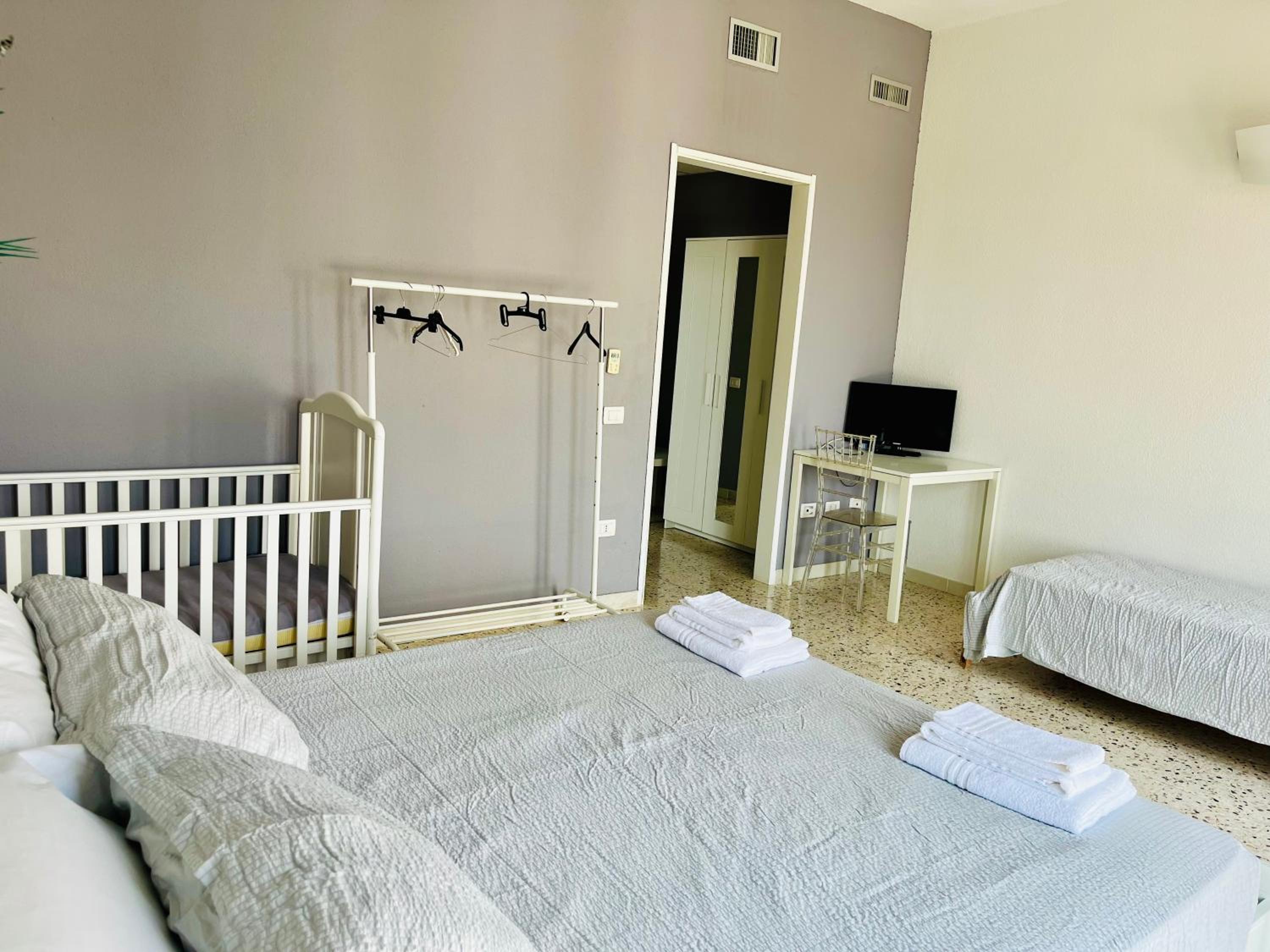 Economy Triple Room