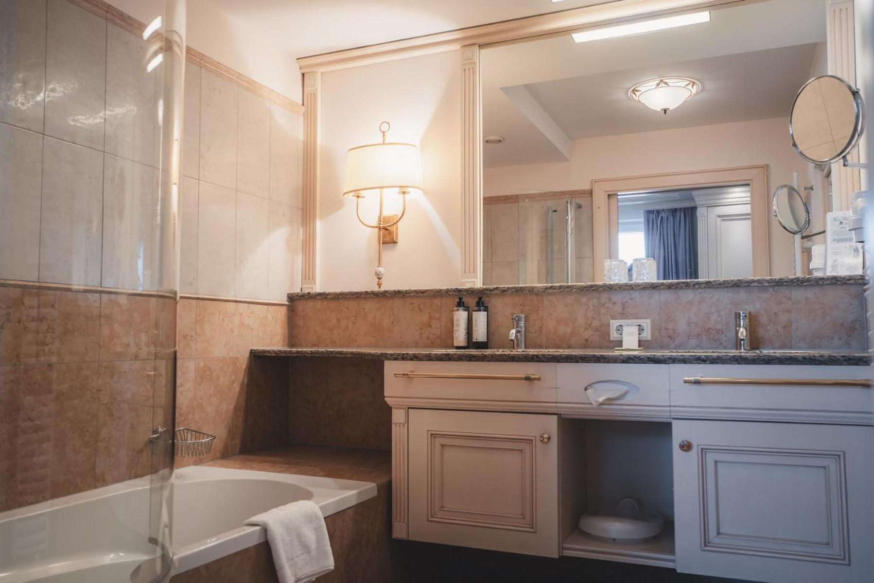 Suite with Balcony photo 1